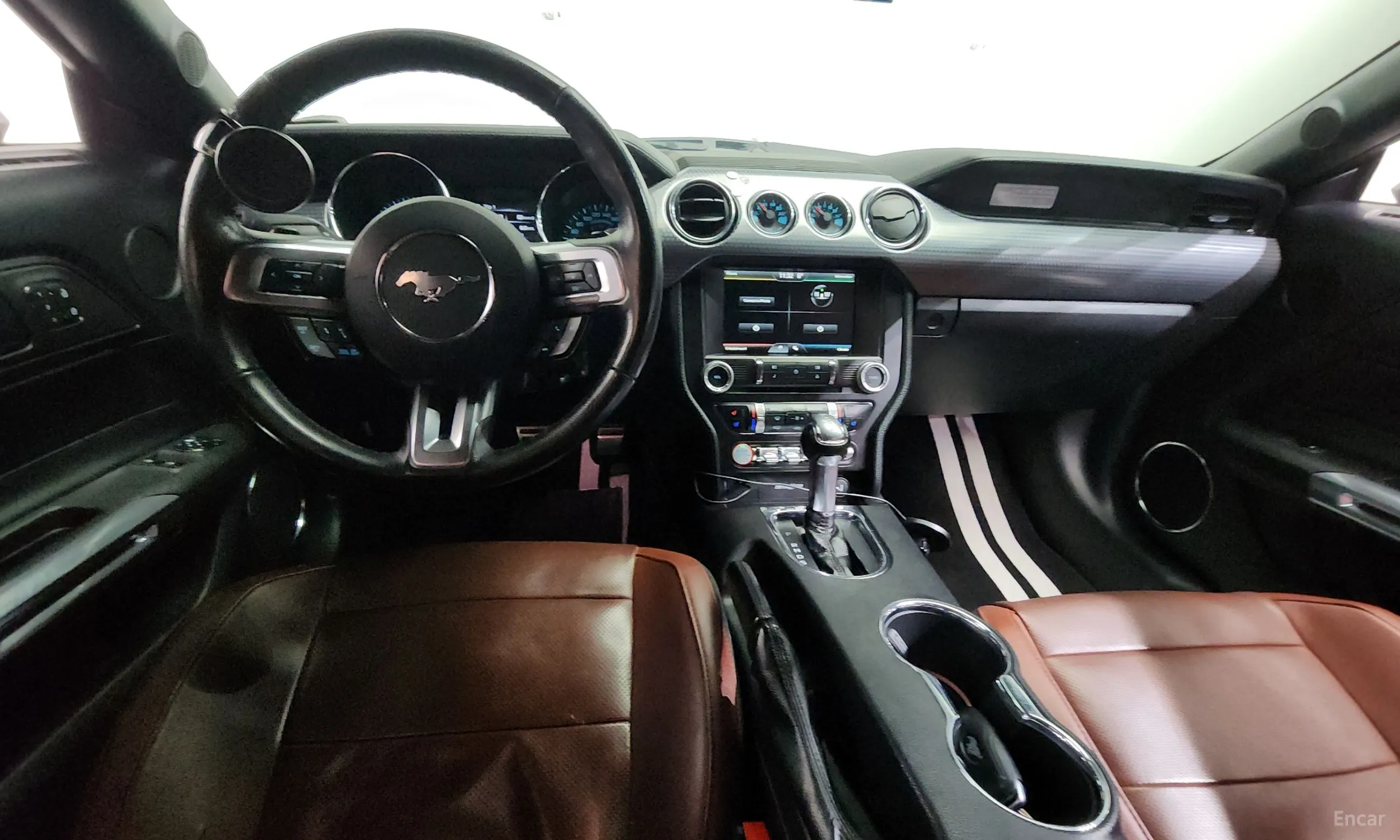 Ford Mustang превью 7