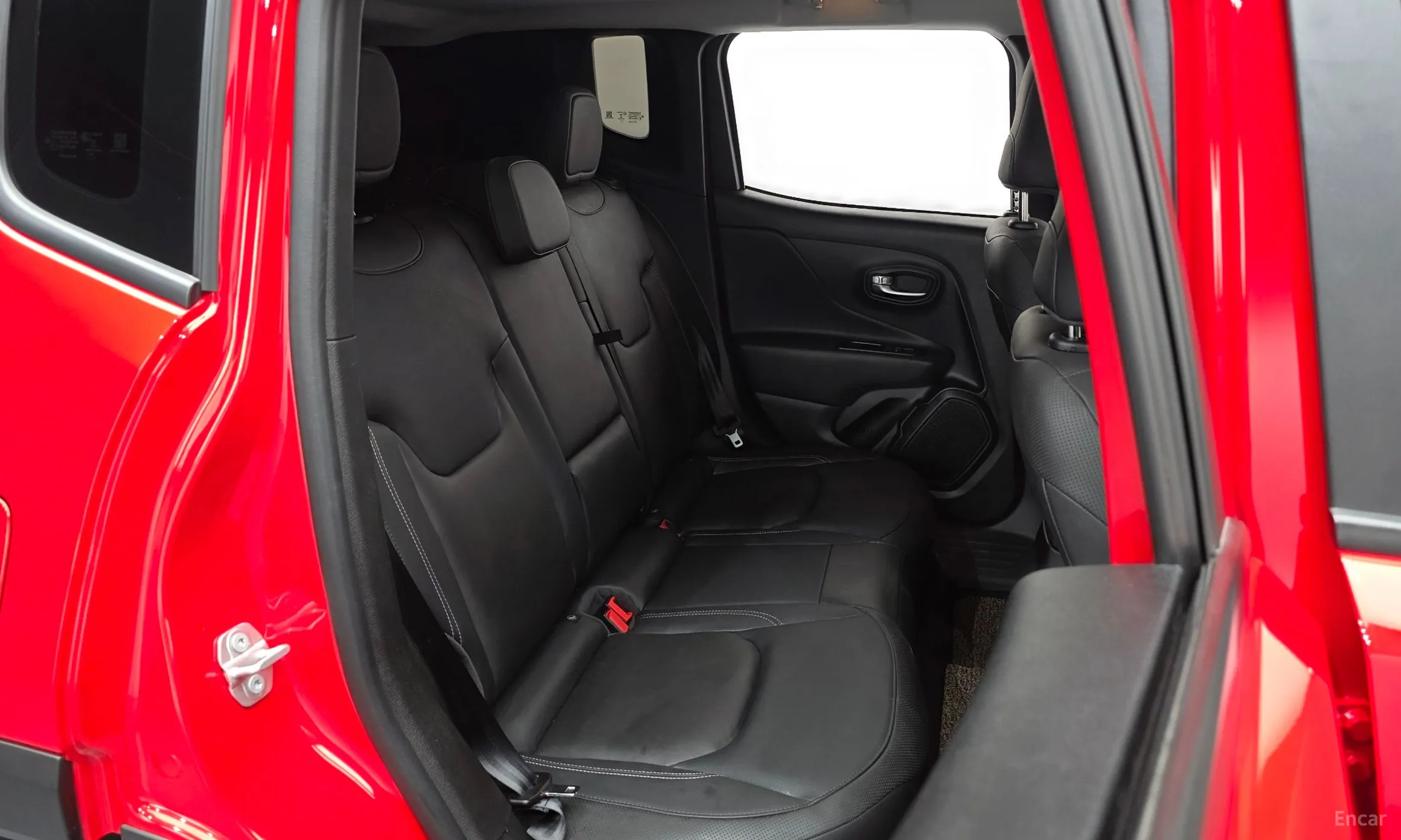 Jeep Renegade превью 12