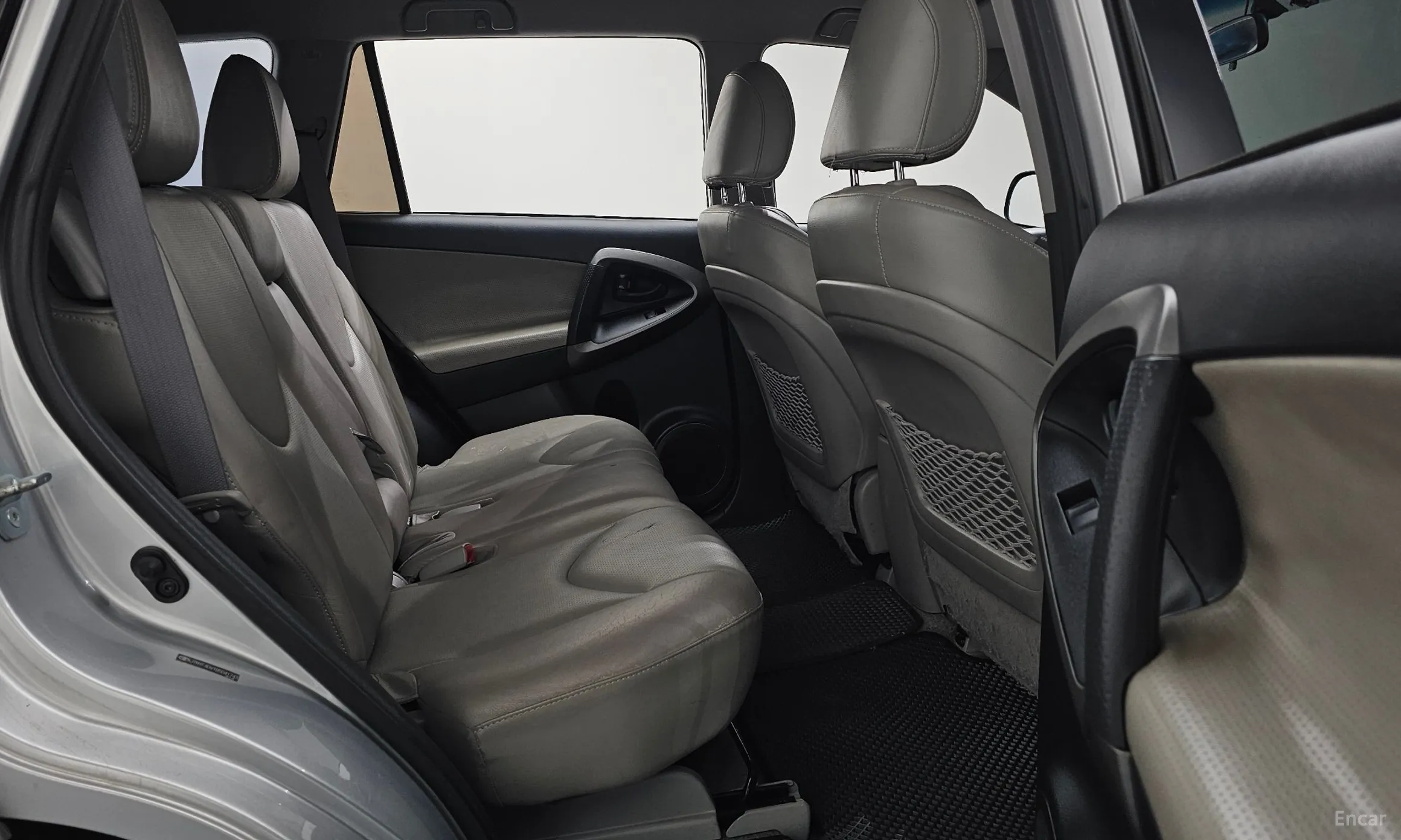 Toyota RAV4 превью 11