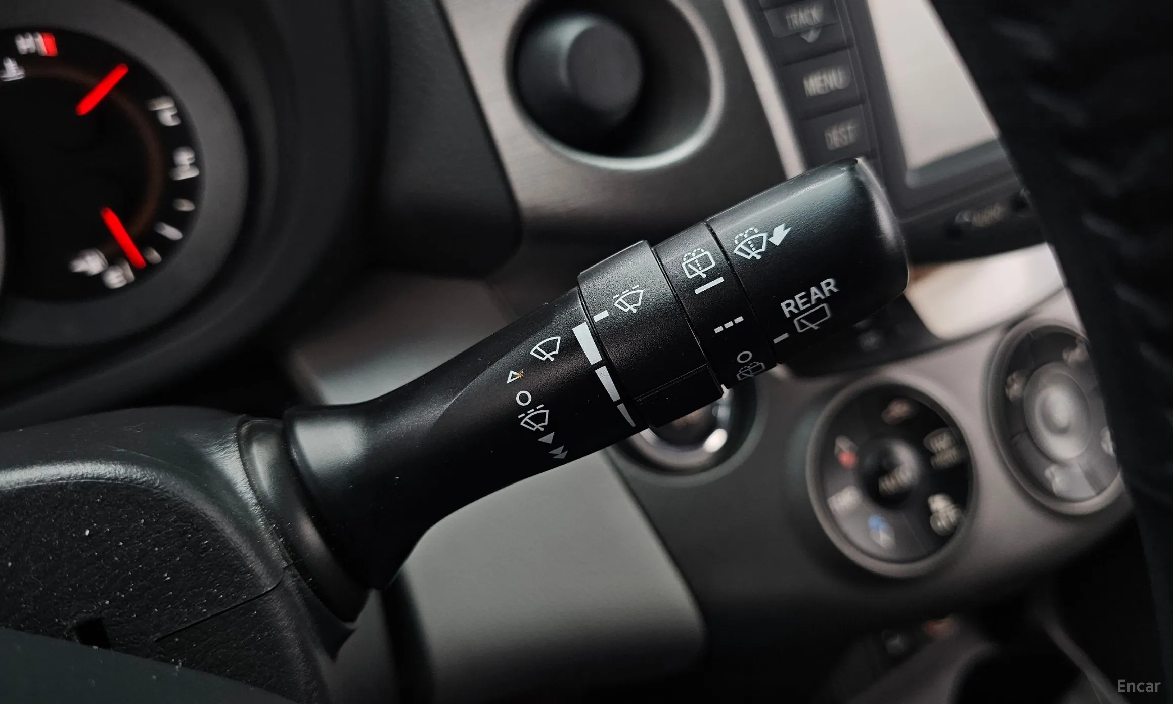 Toyota RAV4 превью 15