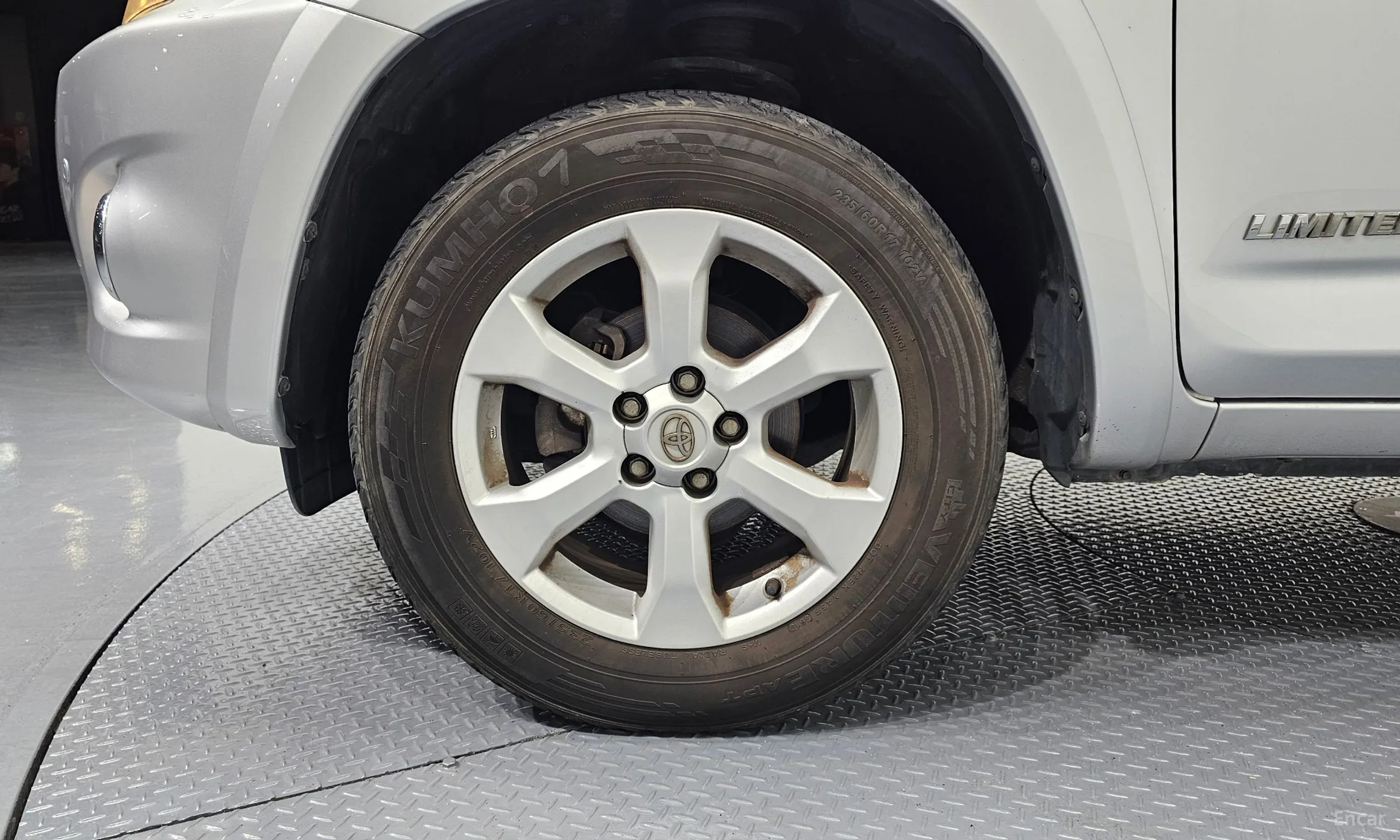 Toyota RAV4 превью 5
