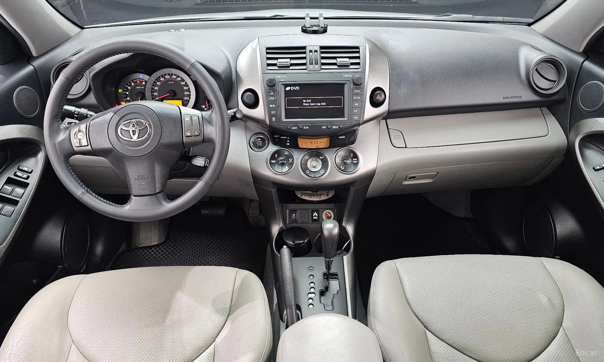 Toyota RAV4 превью 7