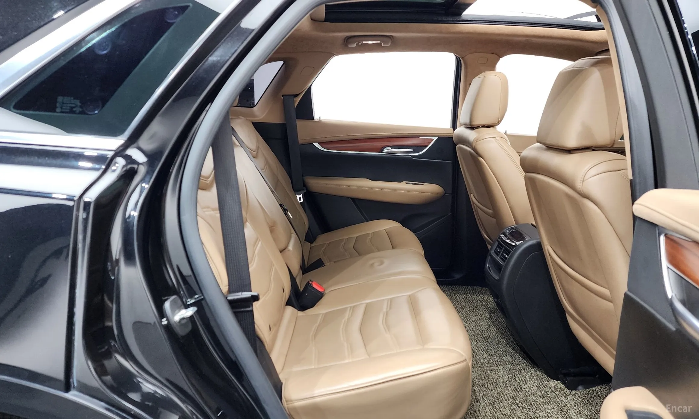 Cadillac XT5 превью 12