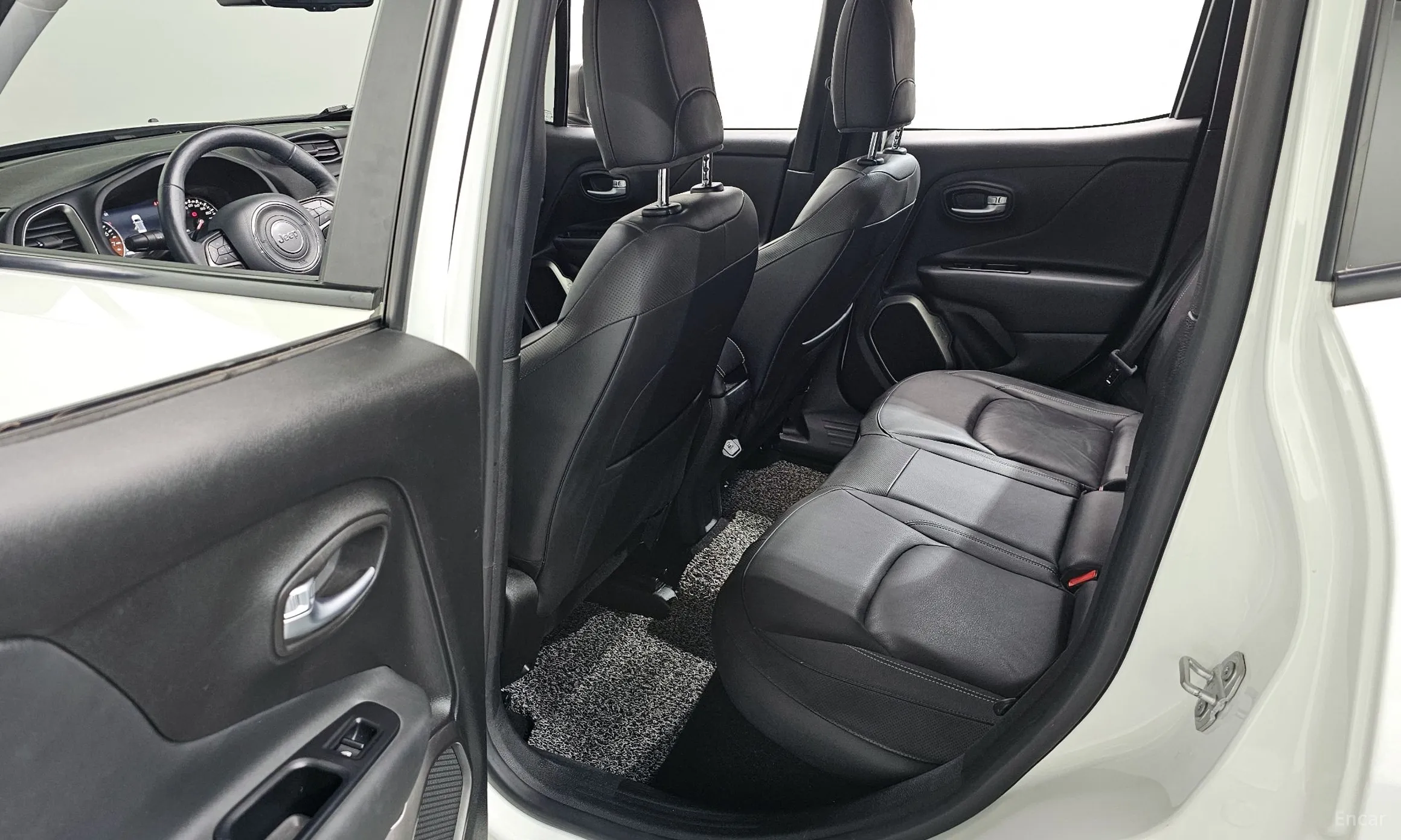 Jeep Renegade превью 11