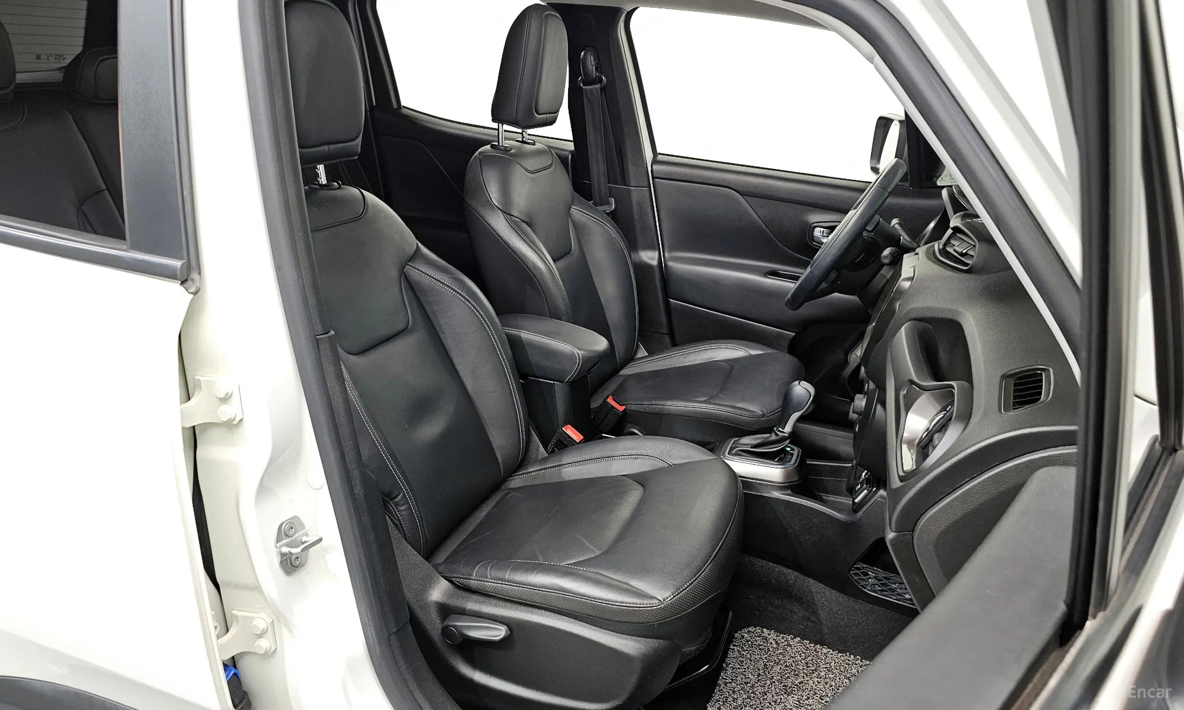 Jeep Renegade превью 12