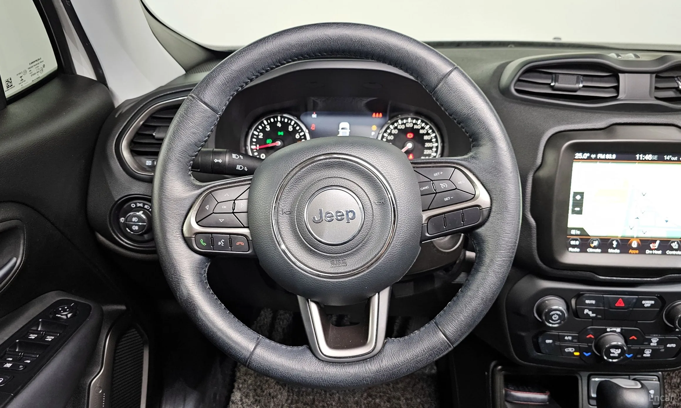 Jeep Renegade превью 13