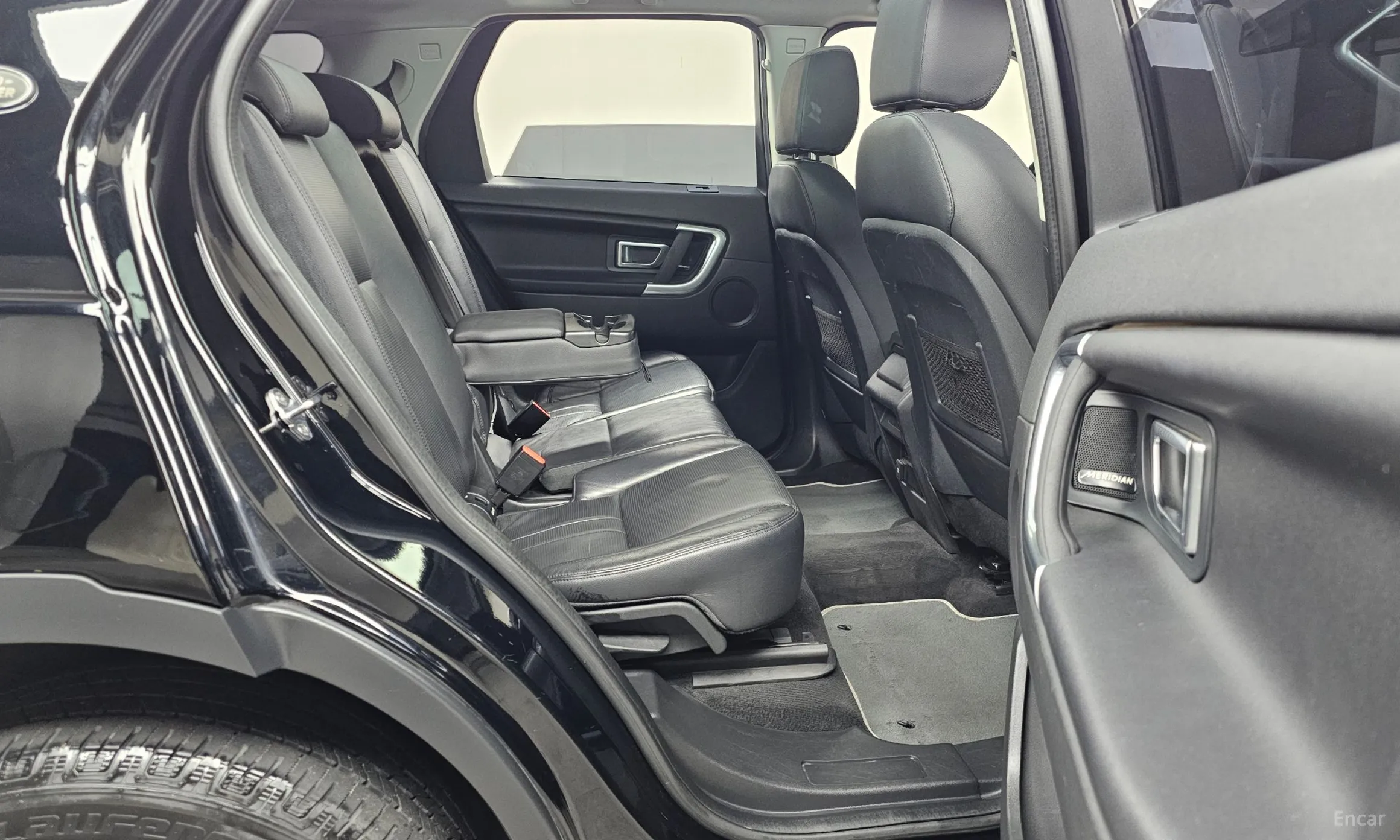 Land Rover Discovery Sports превью 12