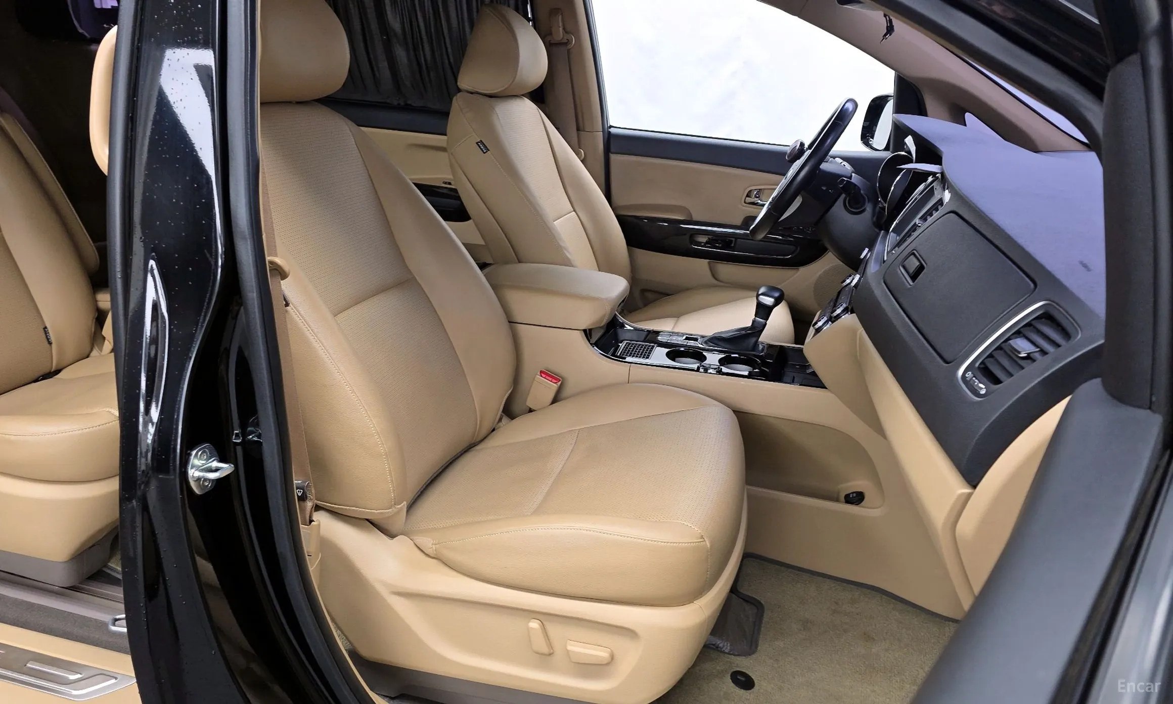 Kia Carnival превью 11