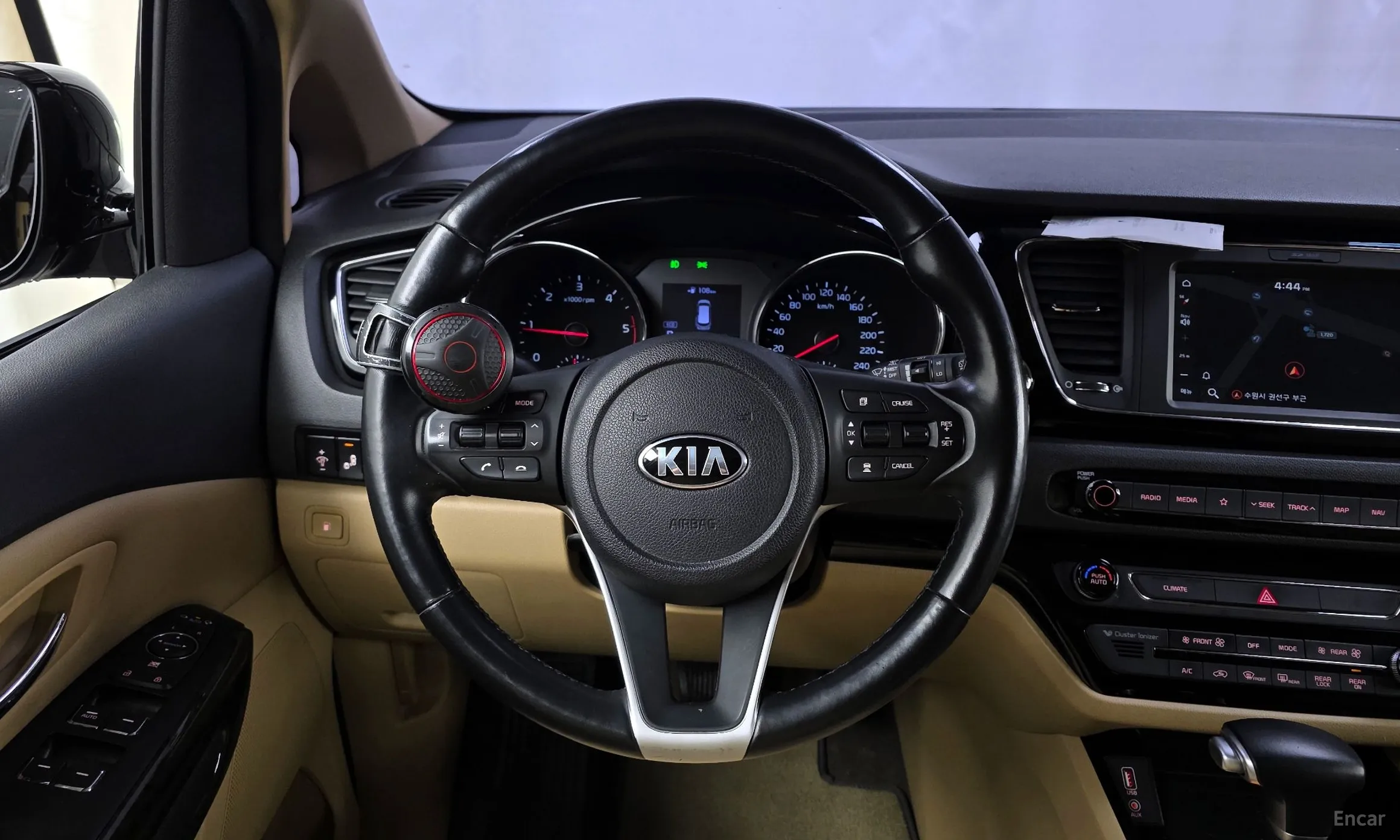 Kia Carnival превью 13