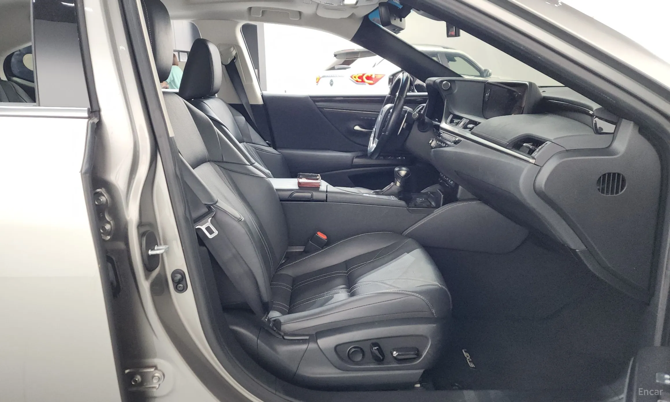 Lexus ES300h 7th Generation превью 11