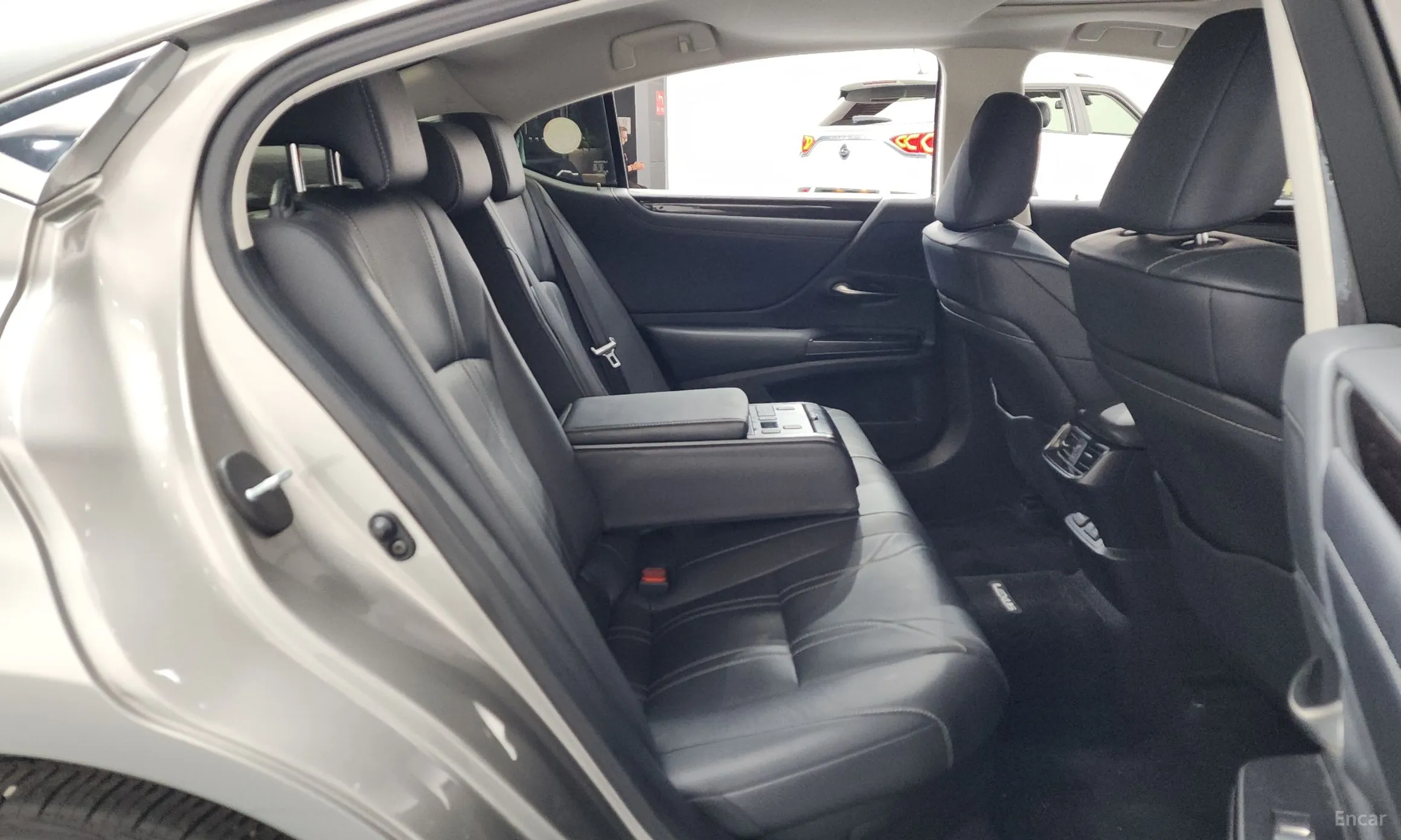 Lexus ES300h 7th Generation превью 12