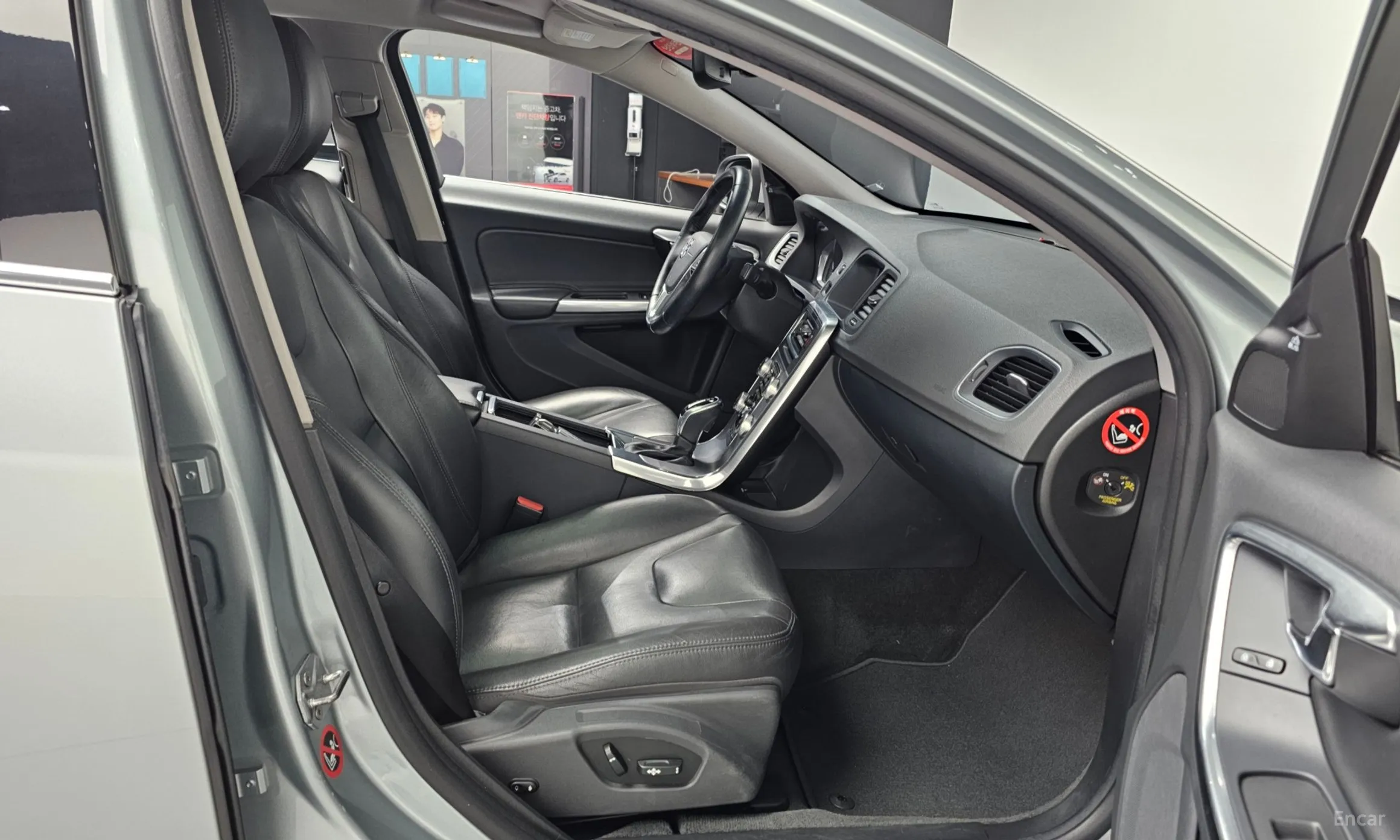 Volvo S60 превью 11
