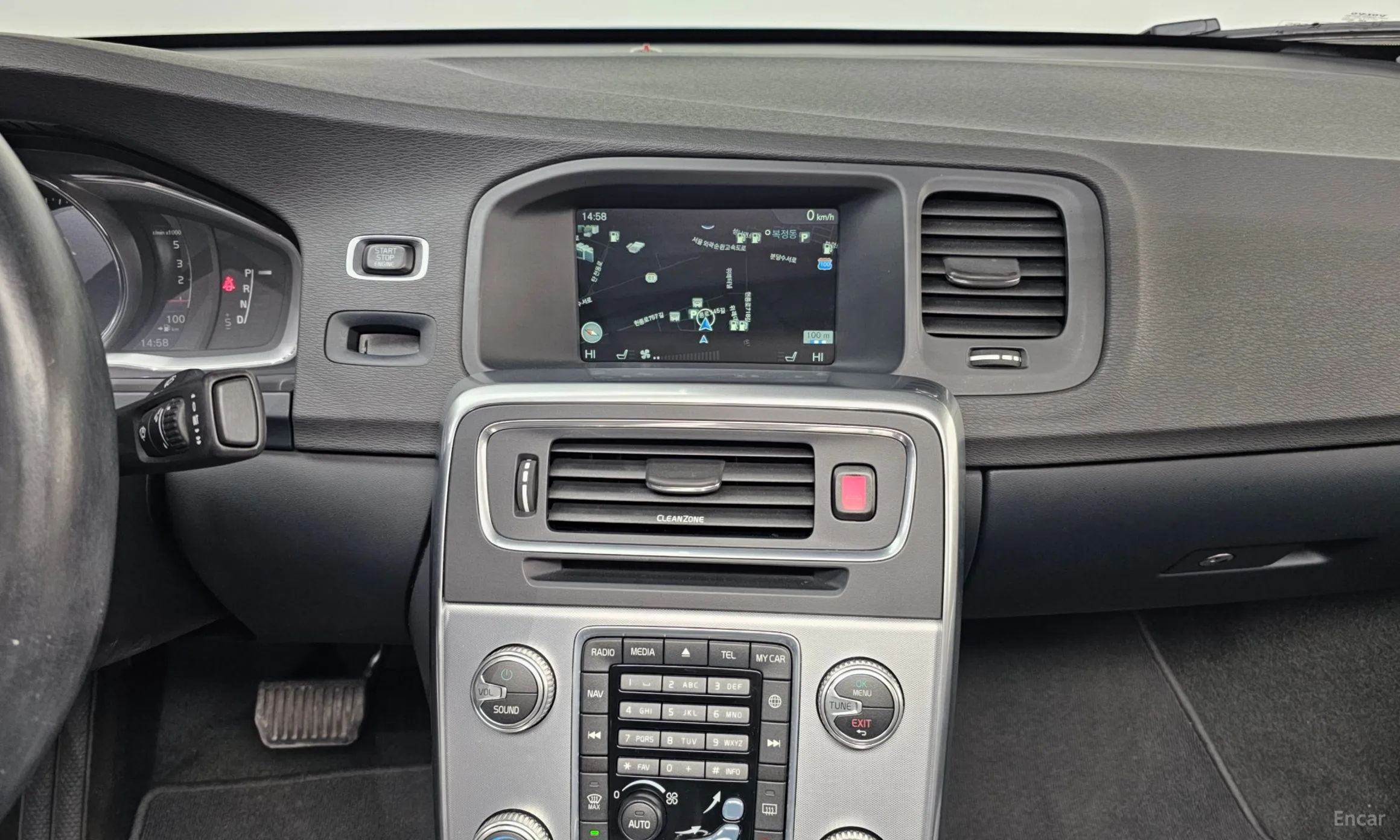 Volvo S60 превью 14