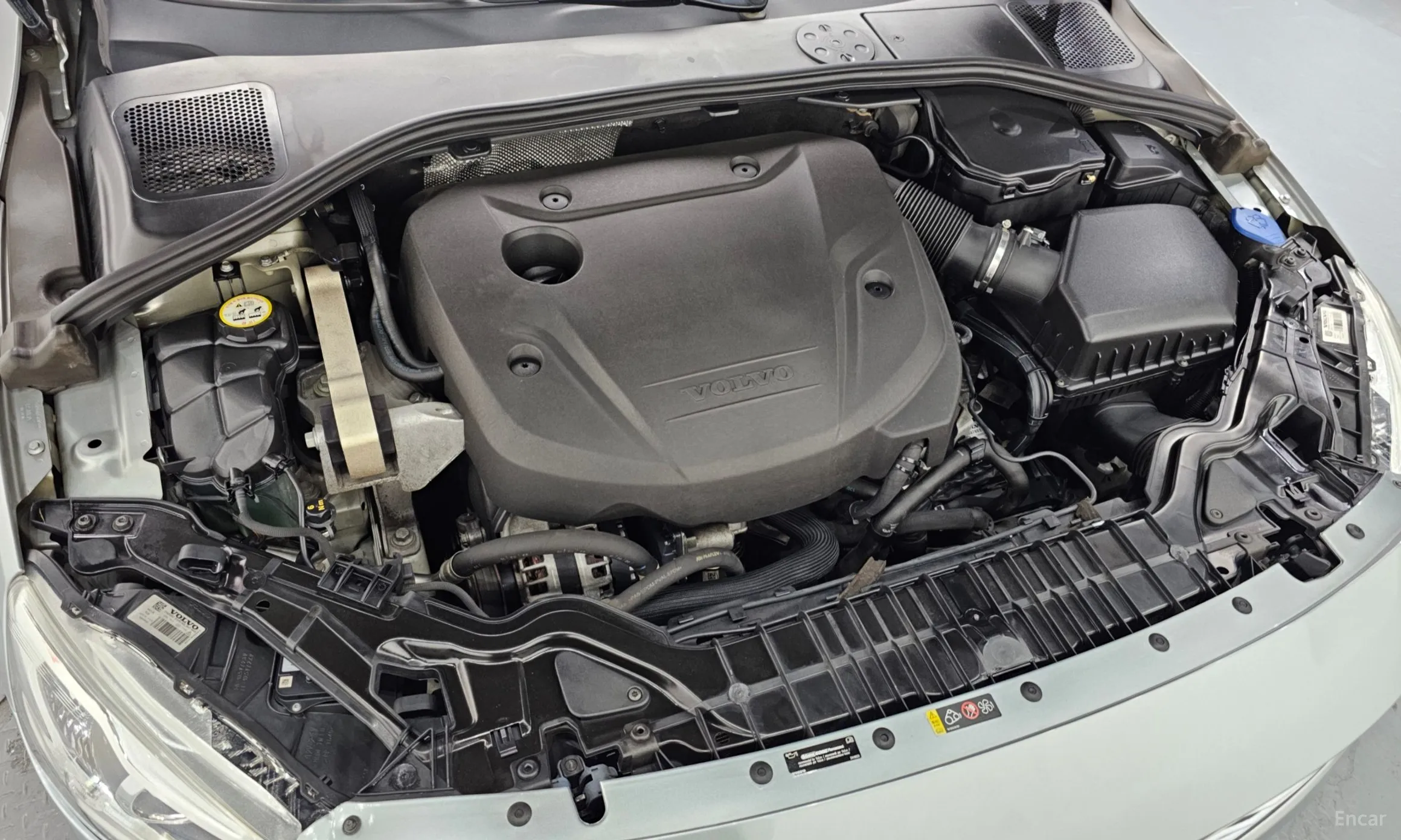 Volvo S60 превью 6