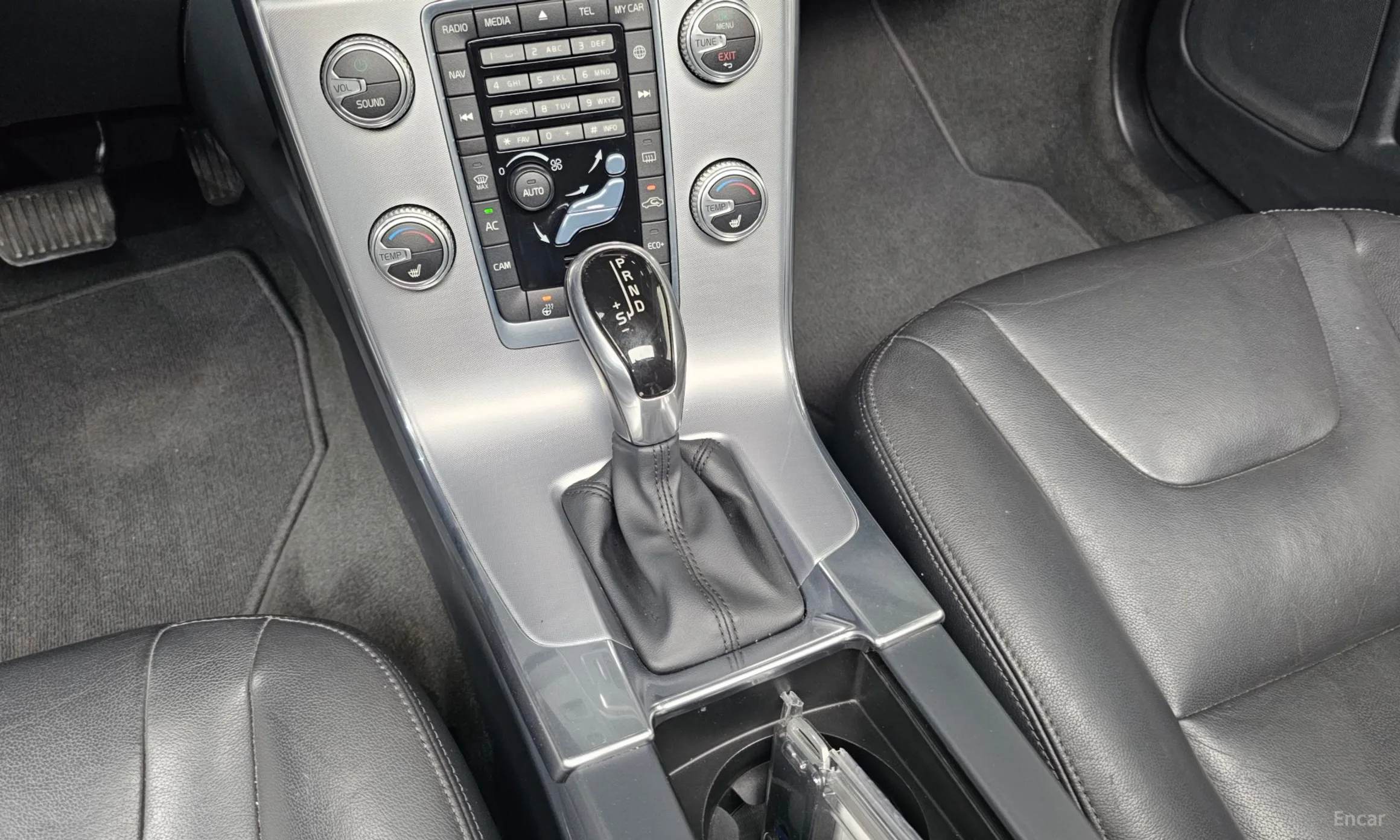 Volvo S60 превью 9