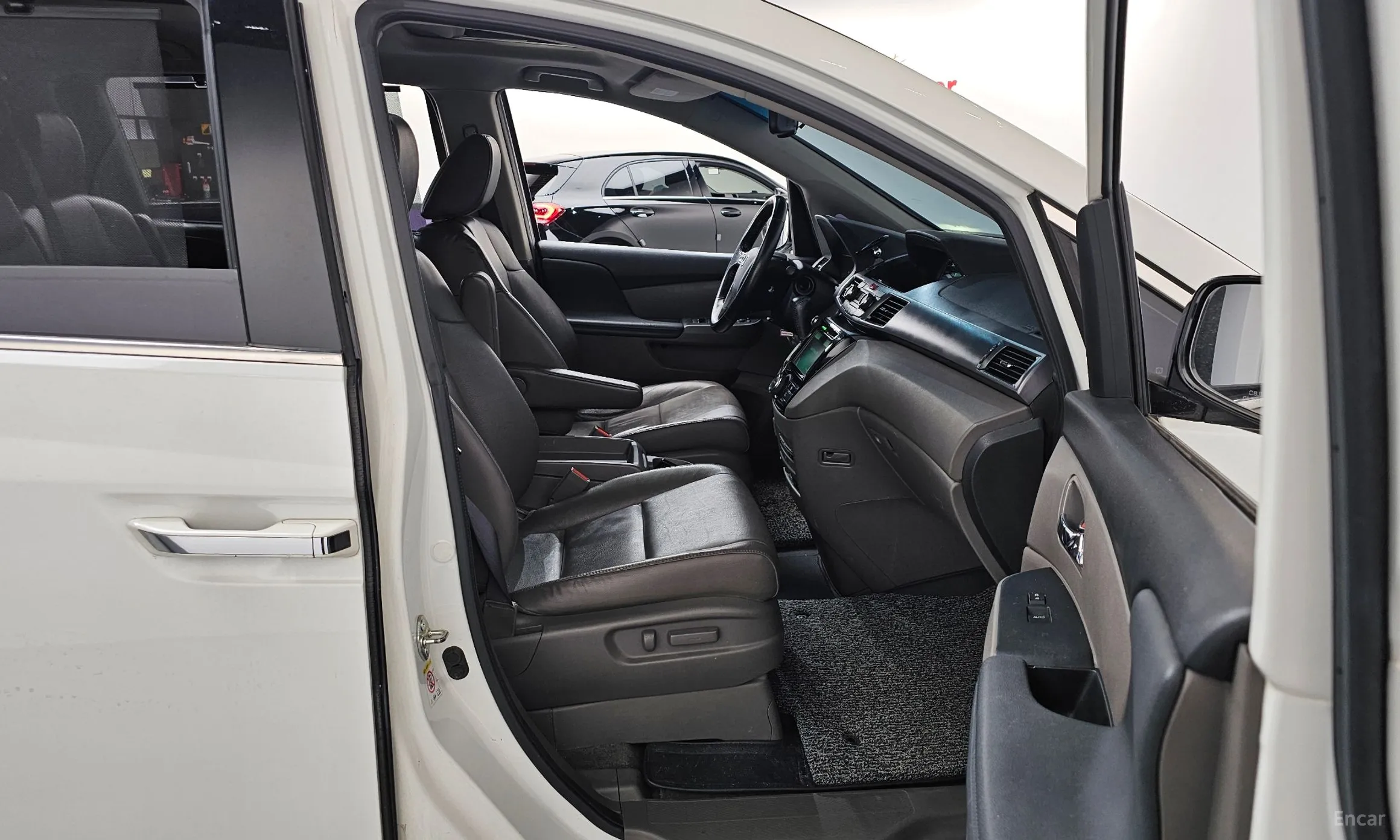 Honda Odyssey превью 11