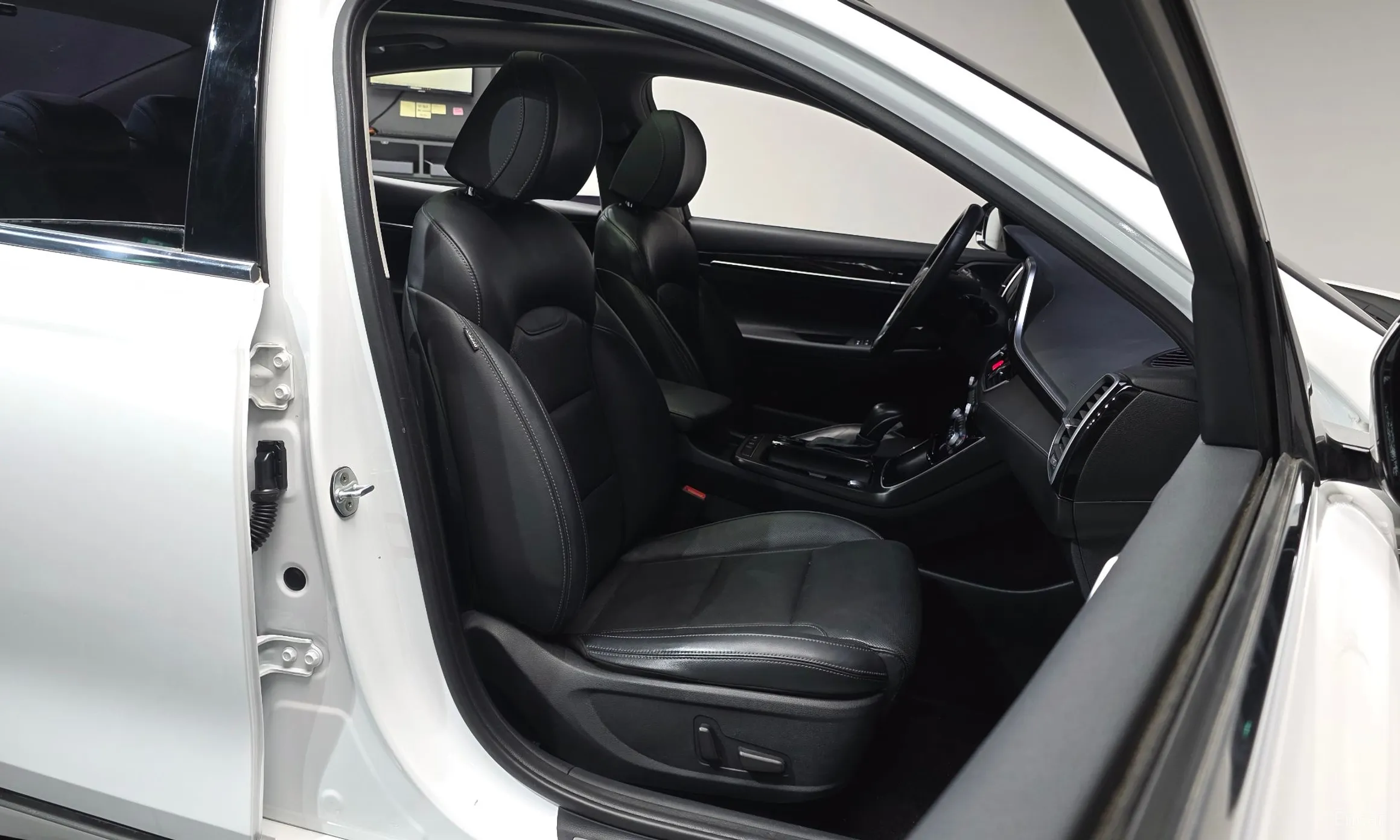 Hyundai Grandeur IG превью 10