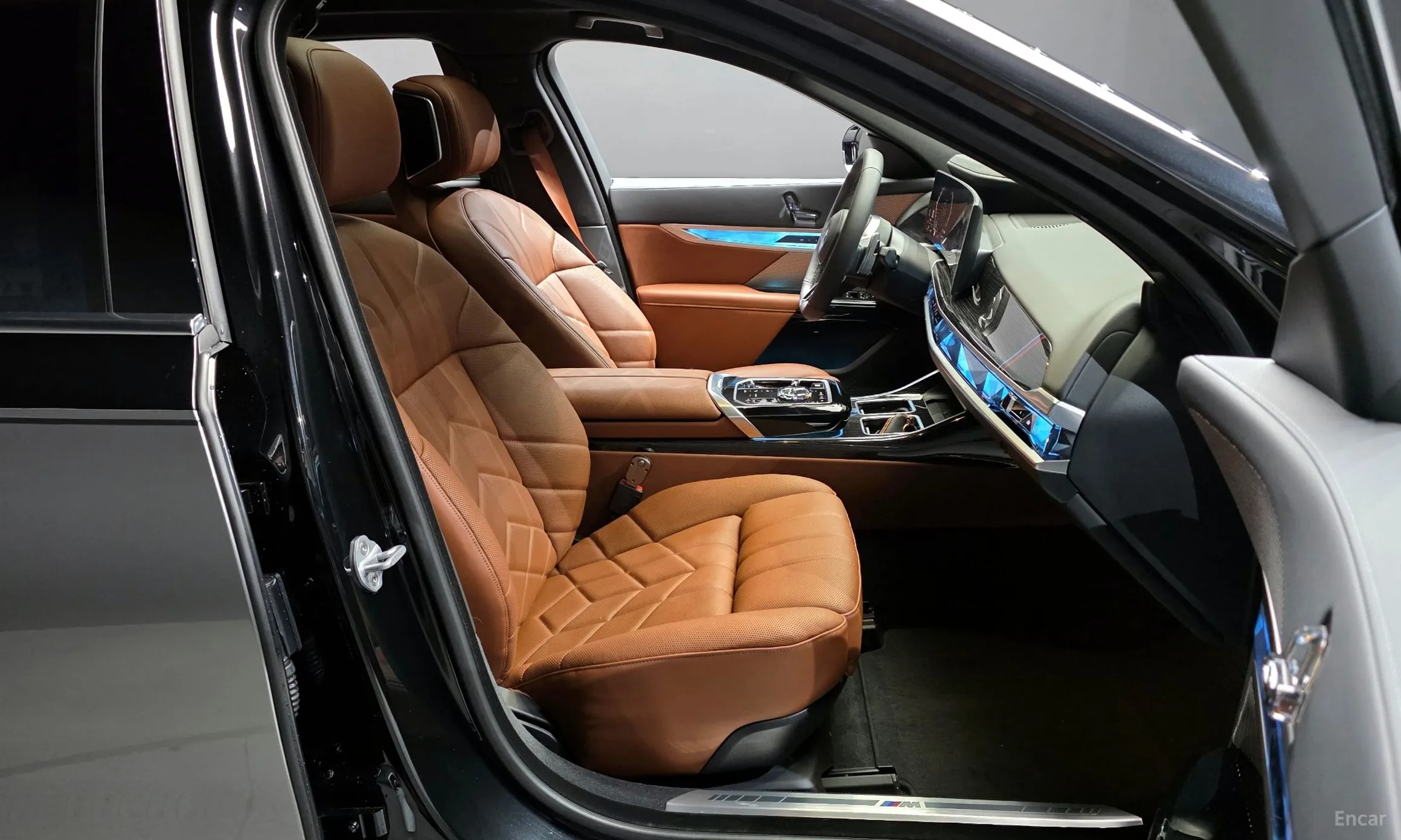 BMW 7 Series (G70) превью 10