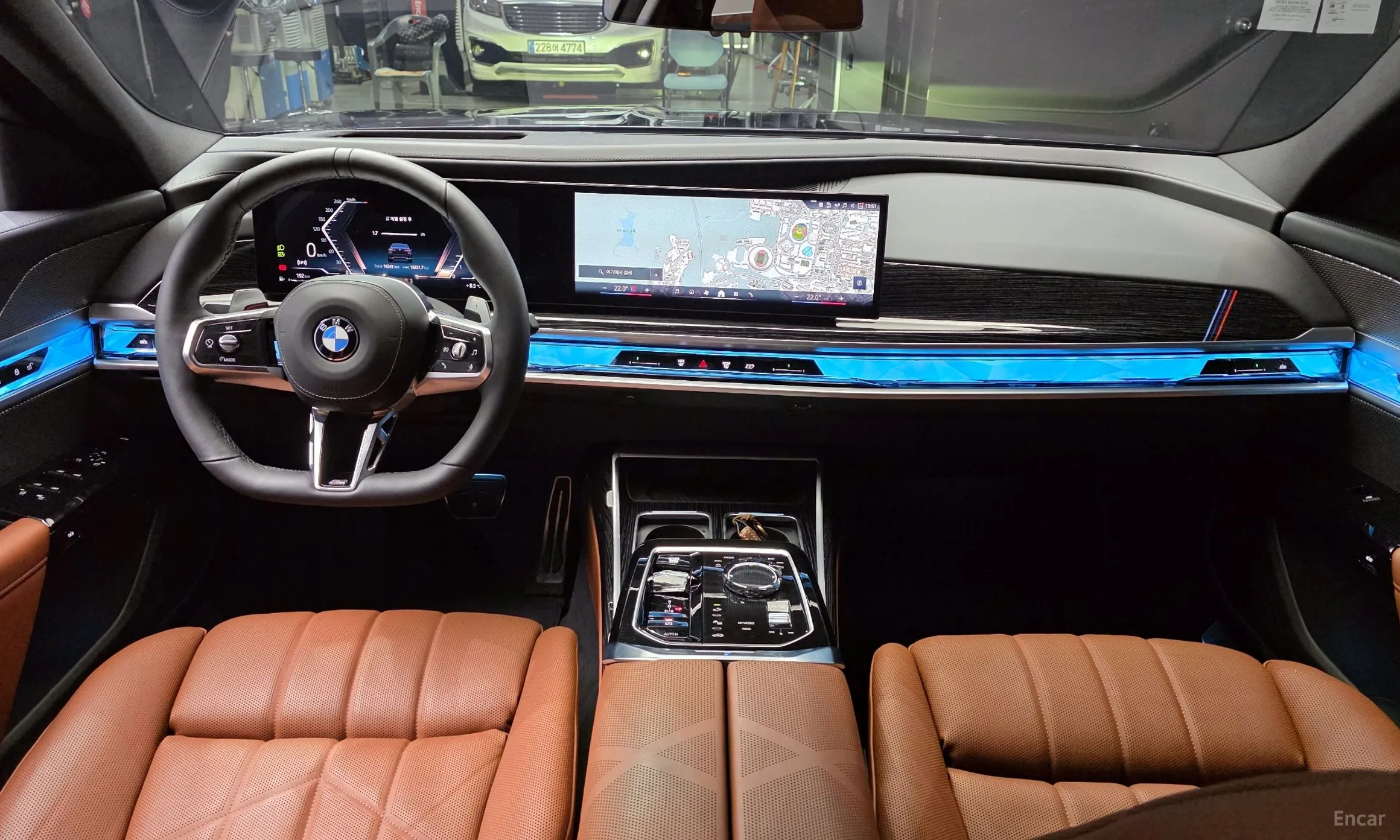 BMW 7 Series (G70) превью 7