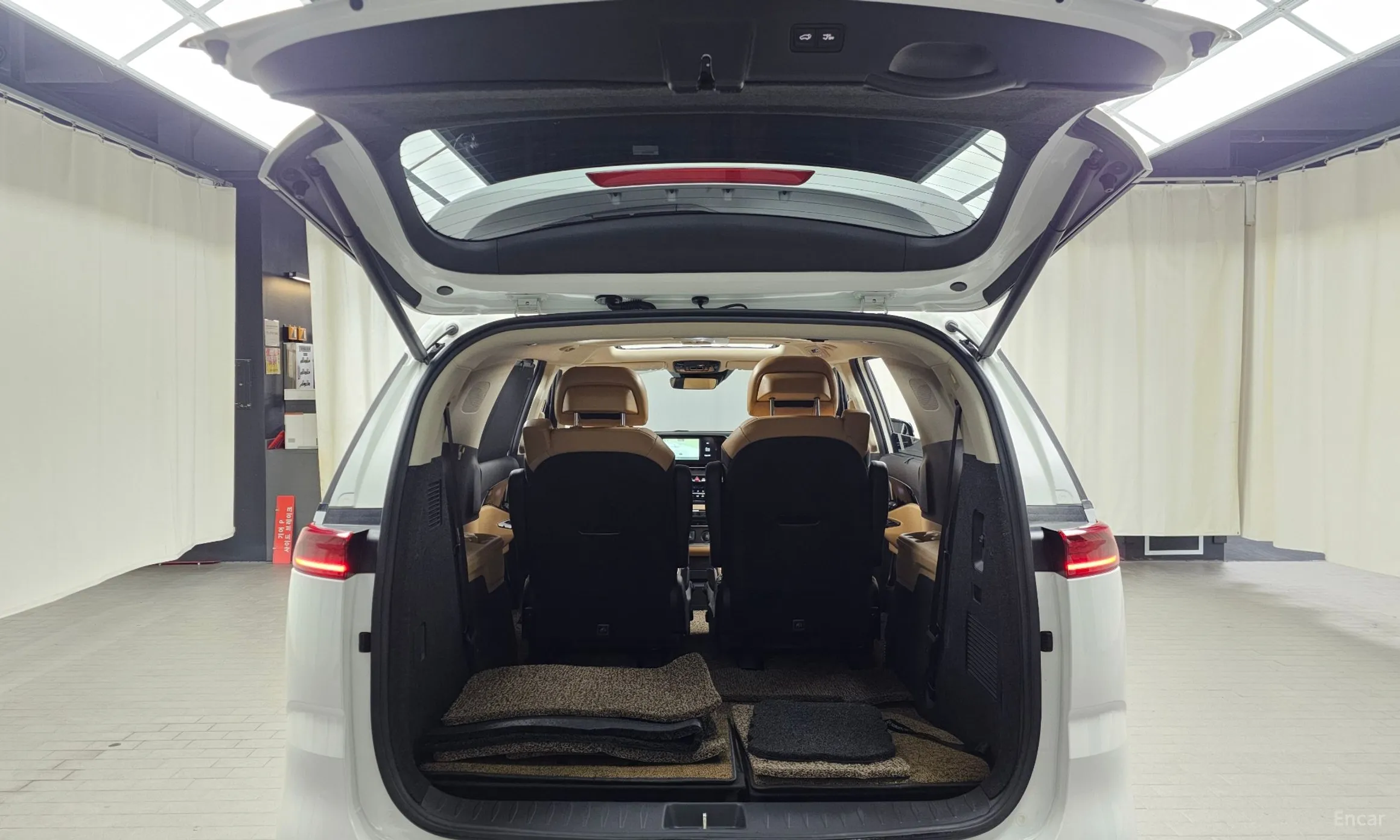 Kia Carnival Gen 4 превью 20