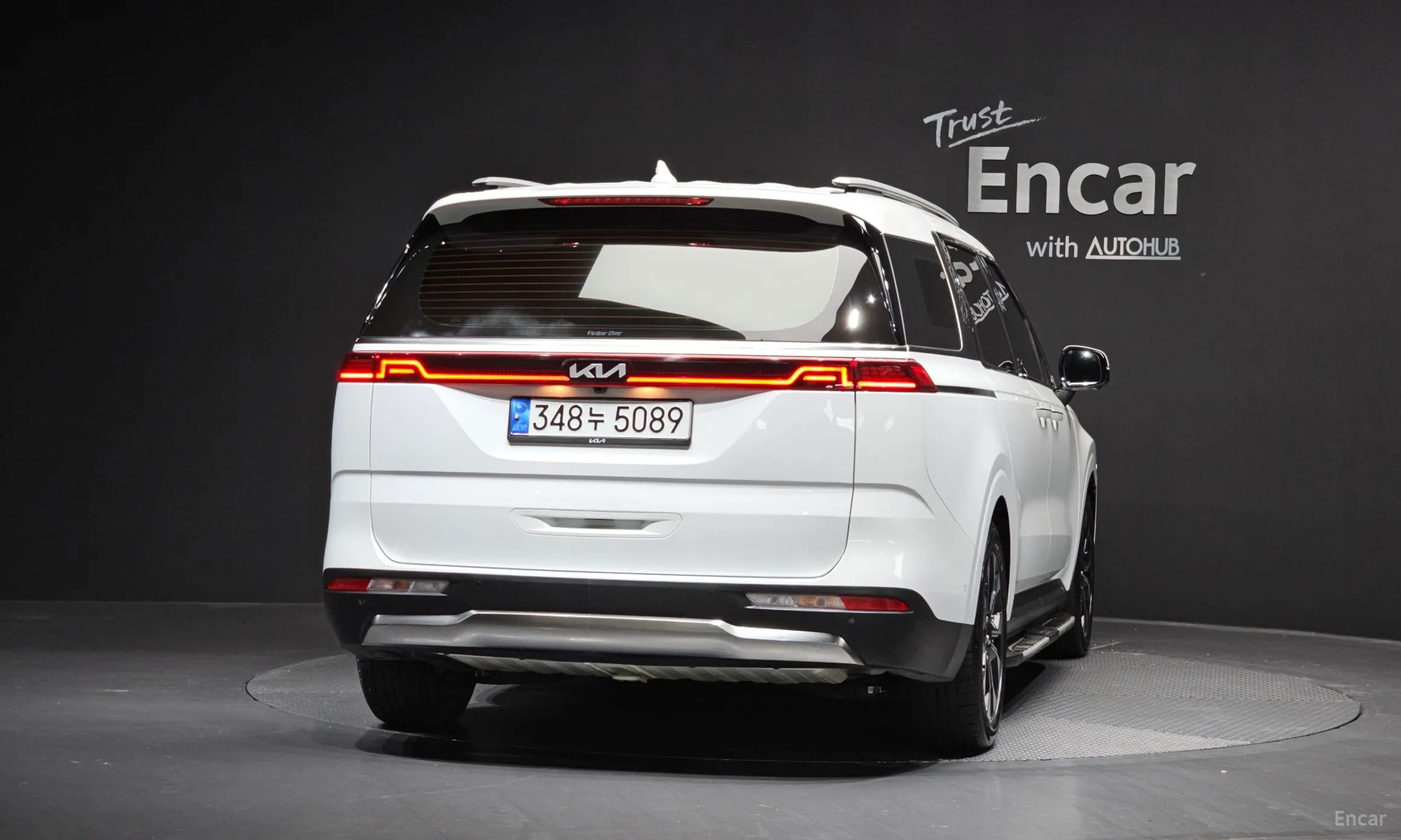 Kia Carnival Gen 4 превью 4