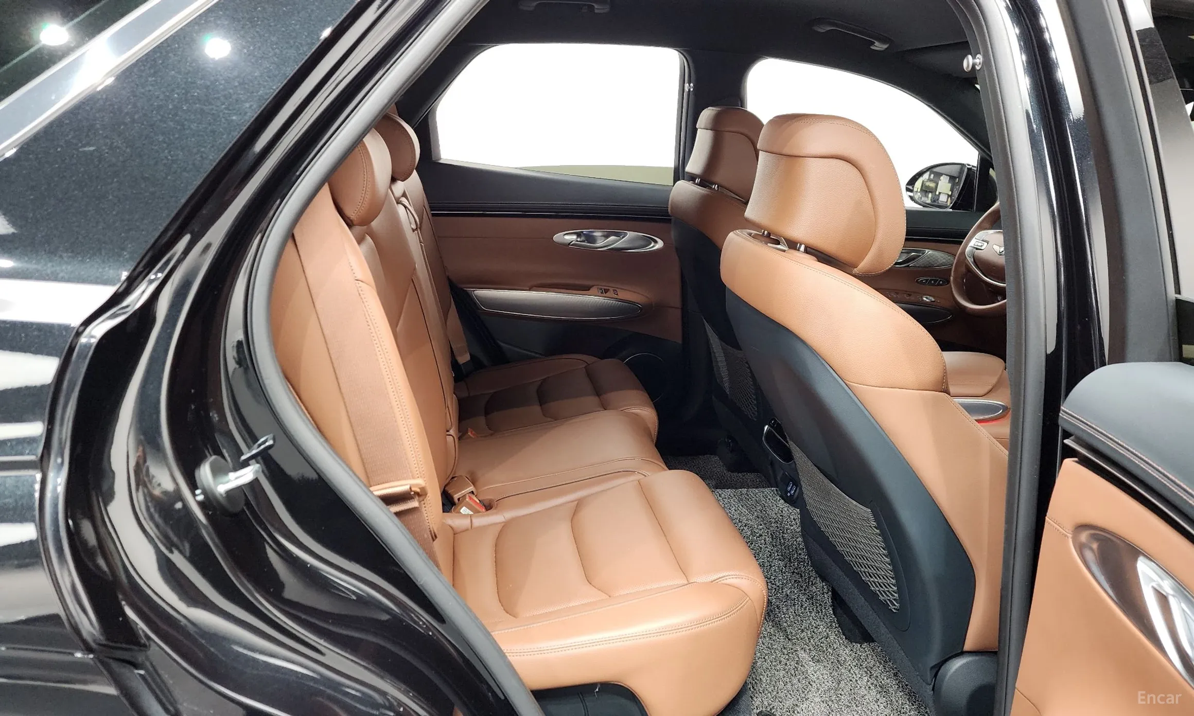 Genesis GV70 превью 12