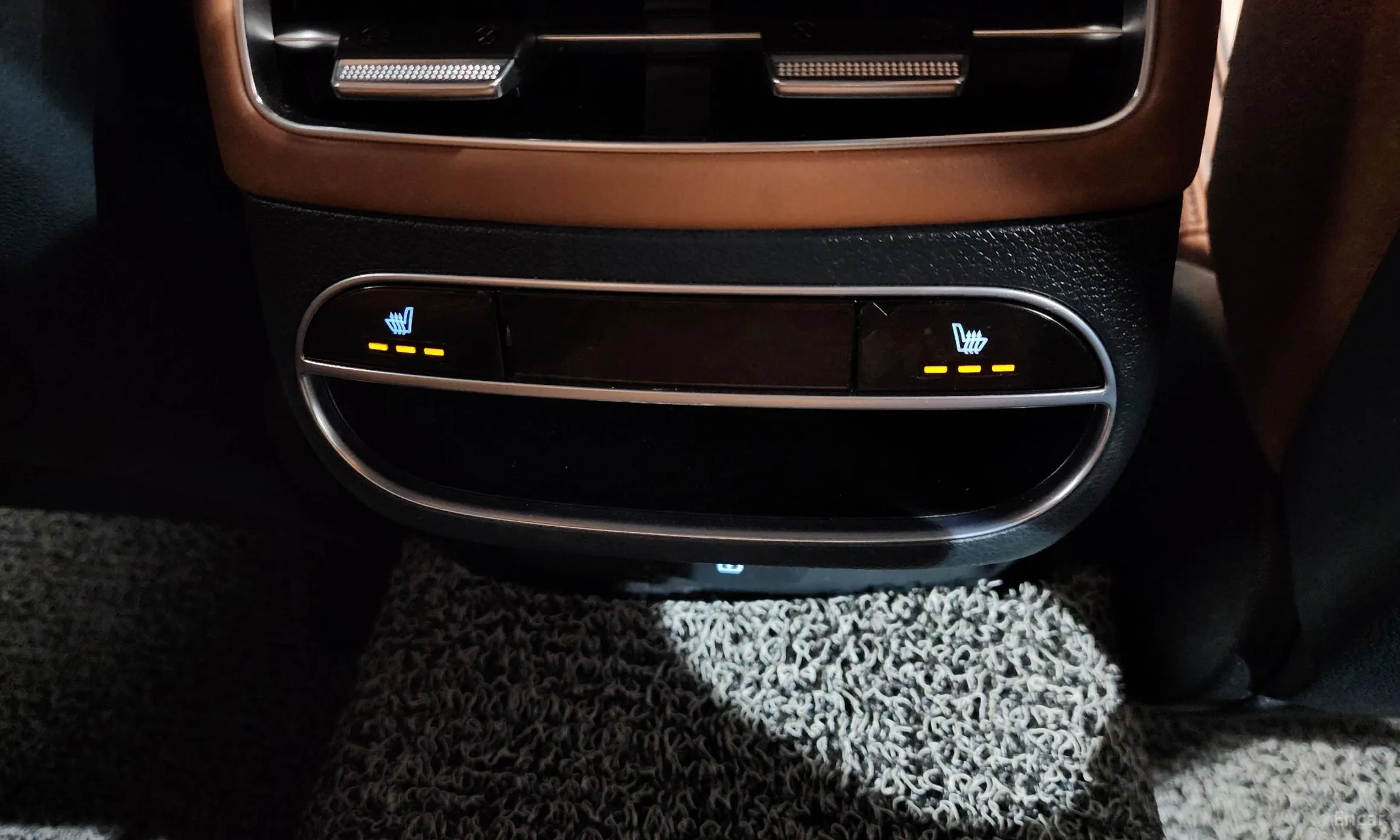 Genesis GV70 превью 18