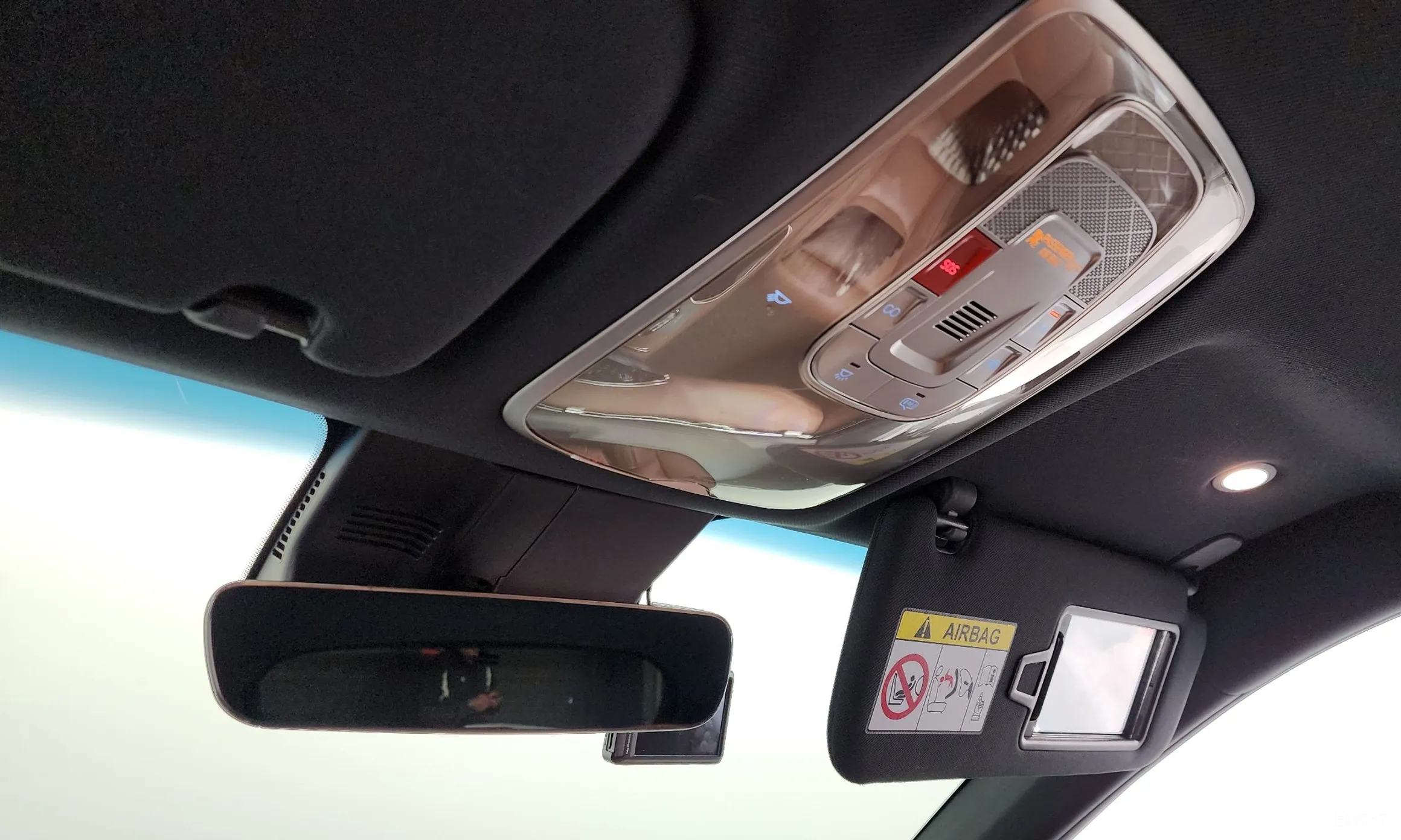 Genesis GV70 превью 19