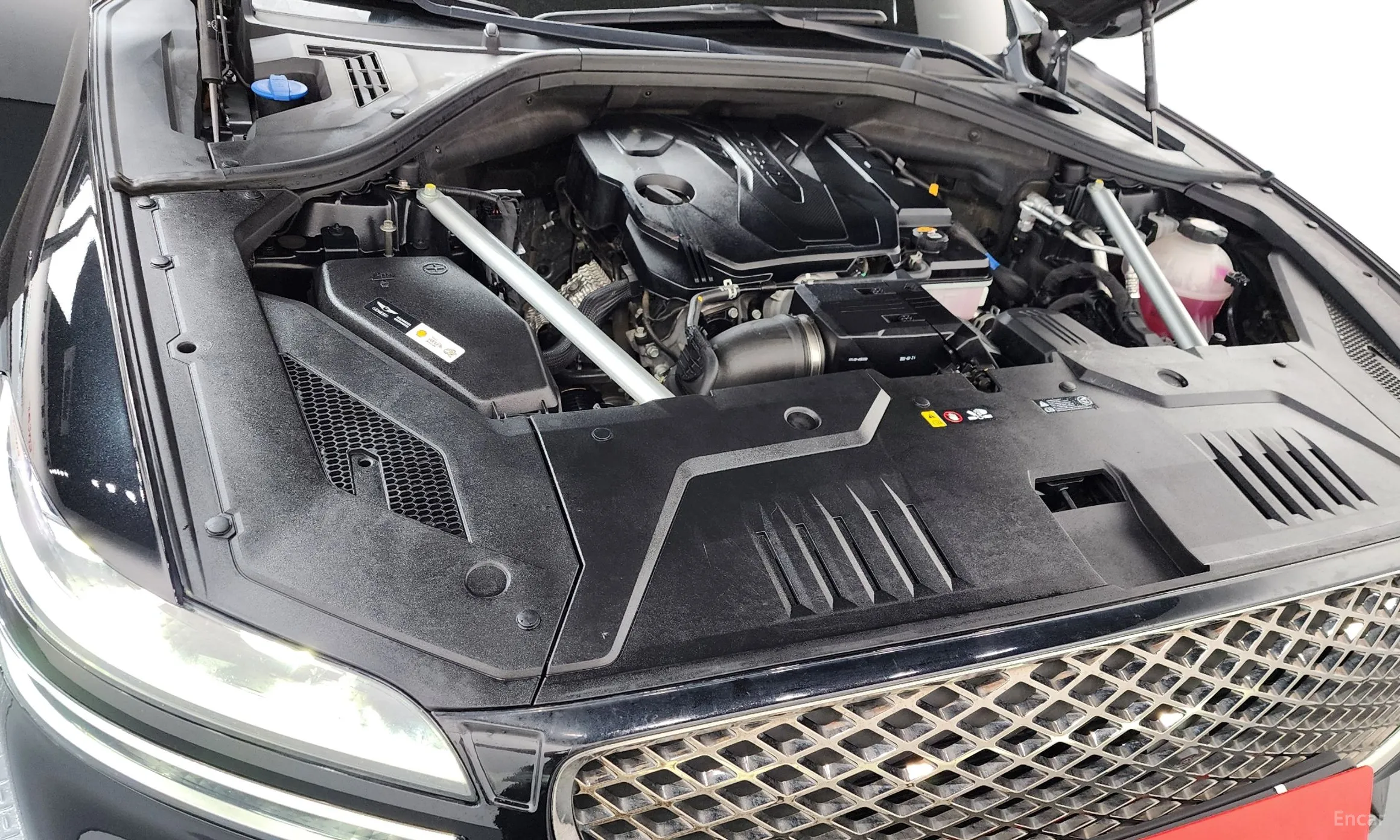 Genesis GV70 превью 6