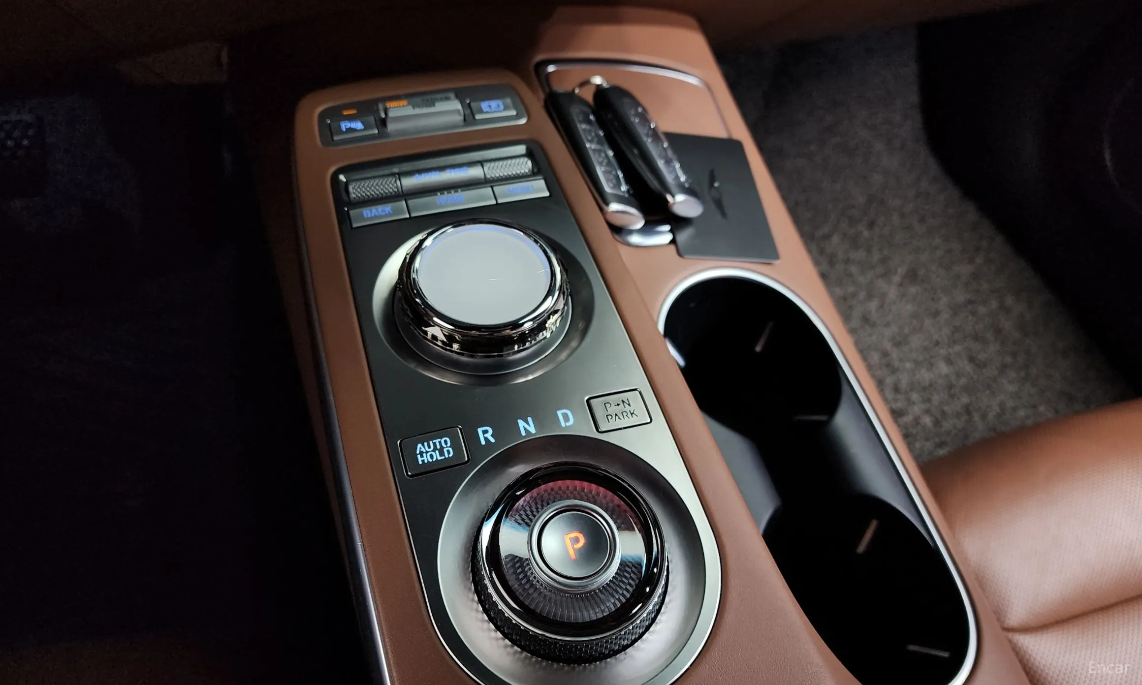 Genesis GV70 превью 9