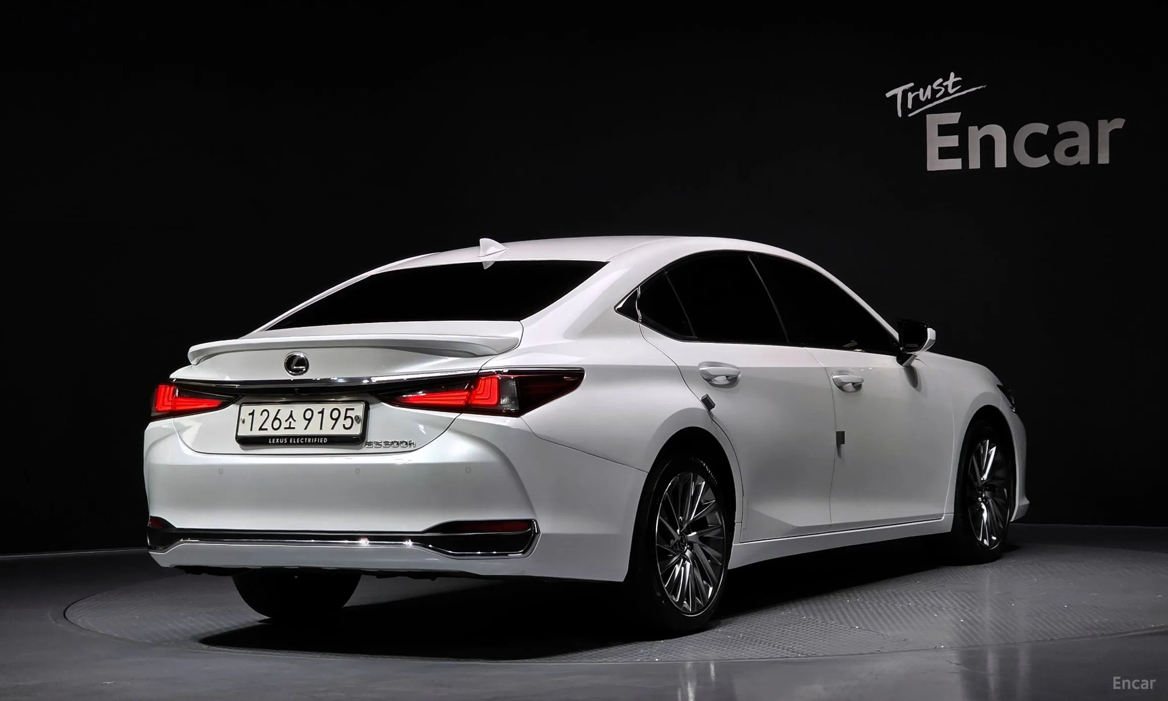 Lexus ES300h 7th Generation превью 2