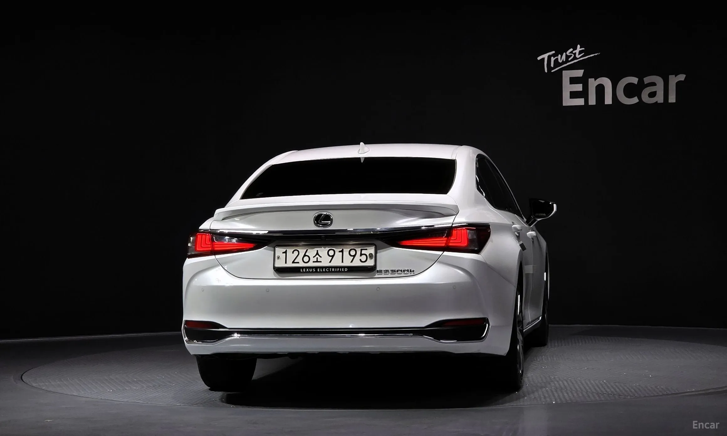 Lexus ES300h 7th Generation превью 4