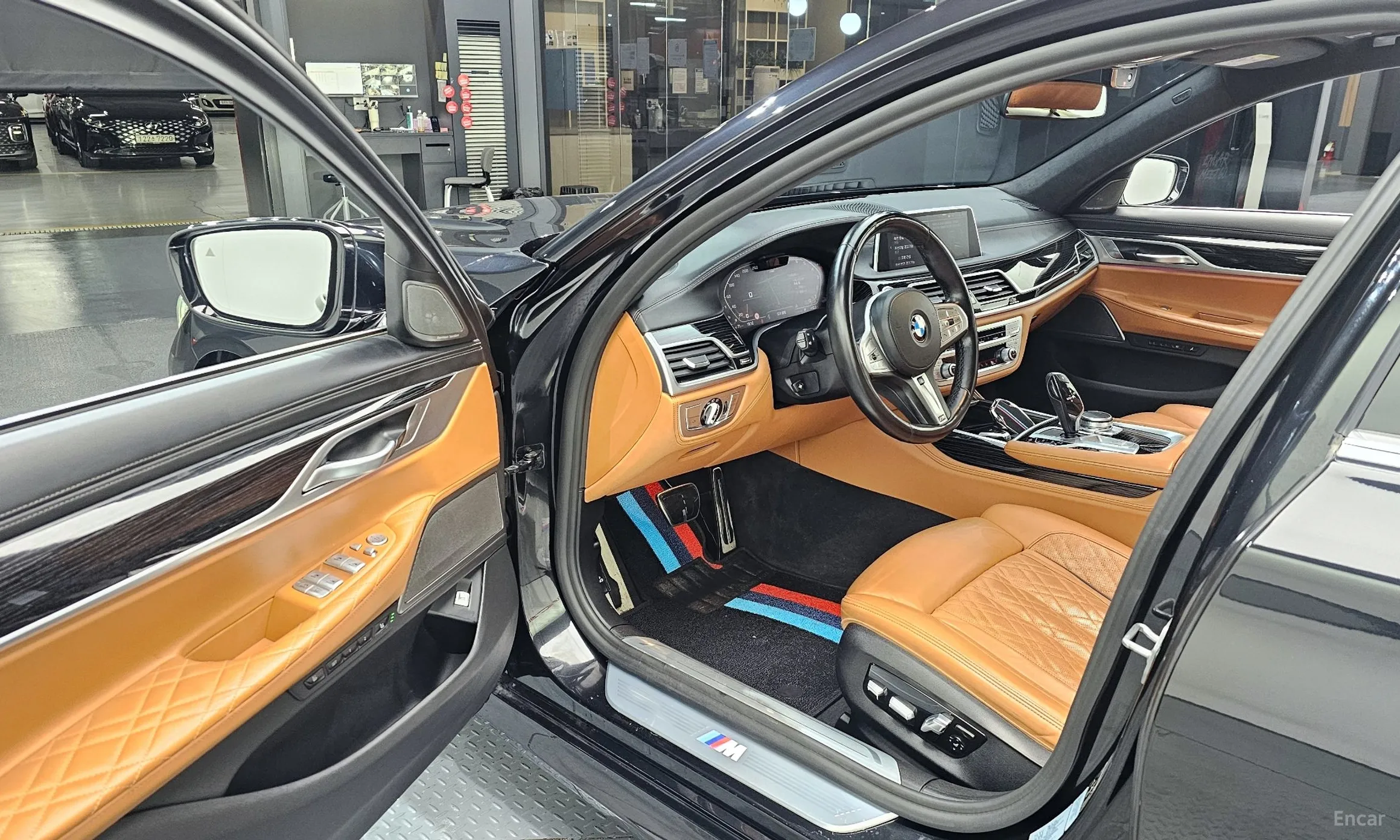 BMW 7 Series (G11) превью 11