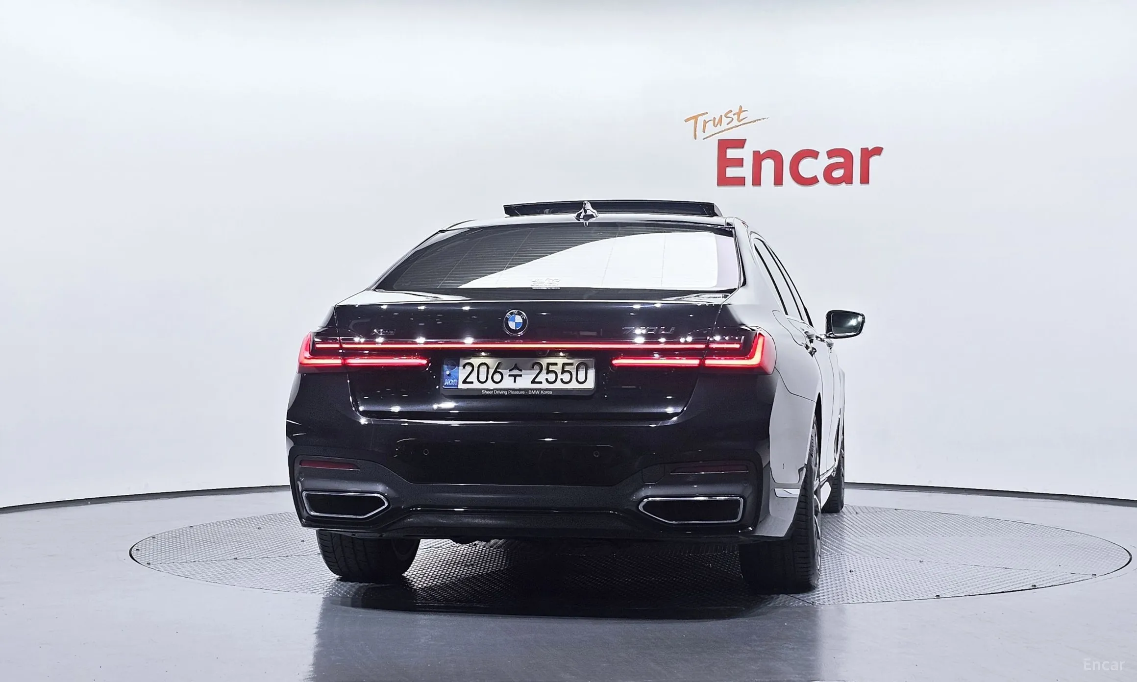 BMW 7 Series (G11) превью 4