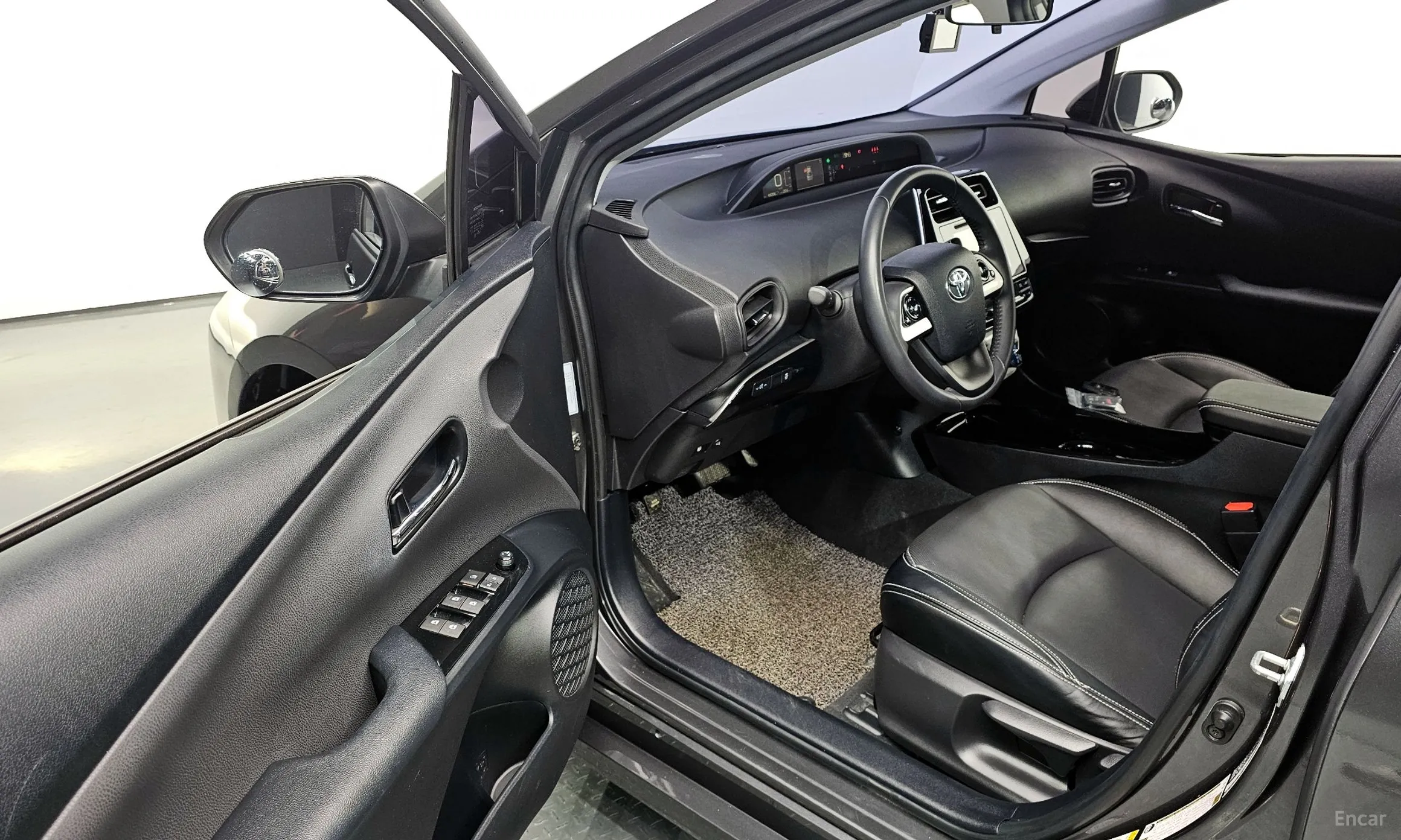 Toyota Prius 4th Generation превью 11