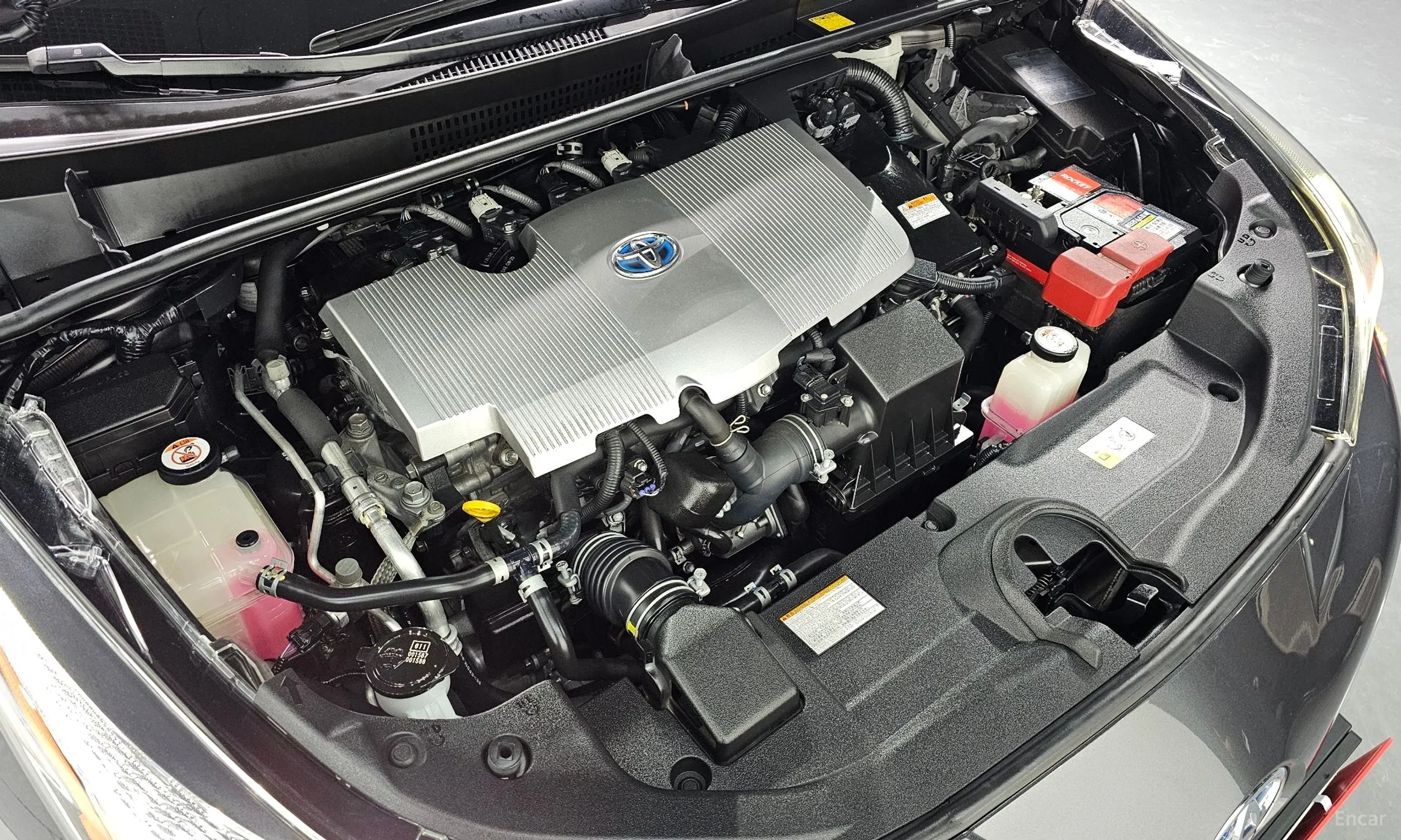 Toyota Prius 4th Generation превью 6