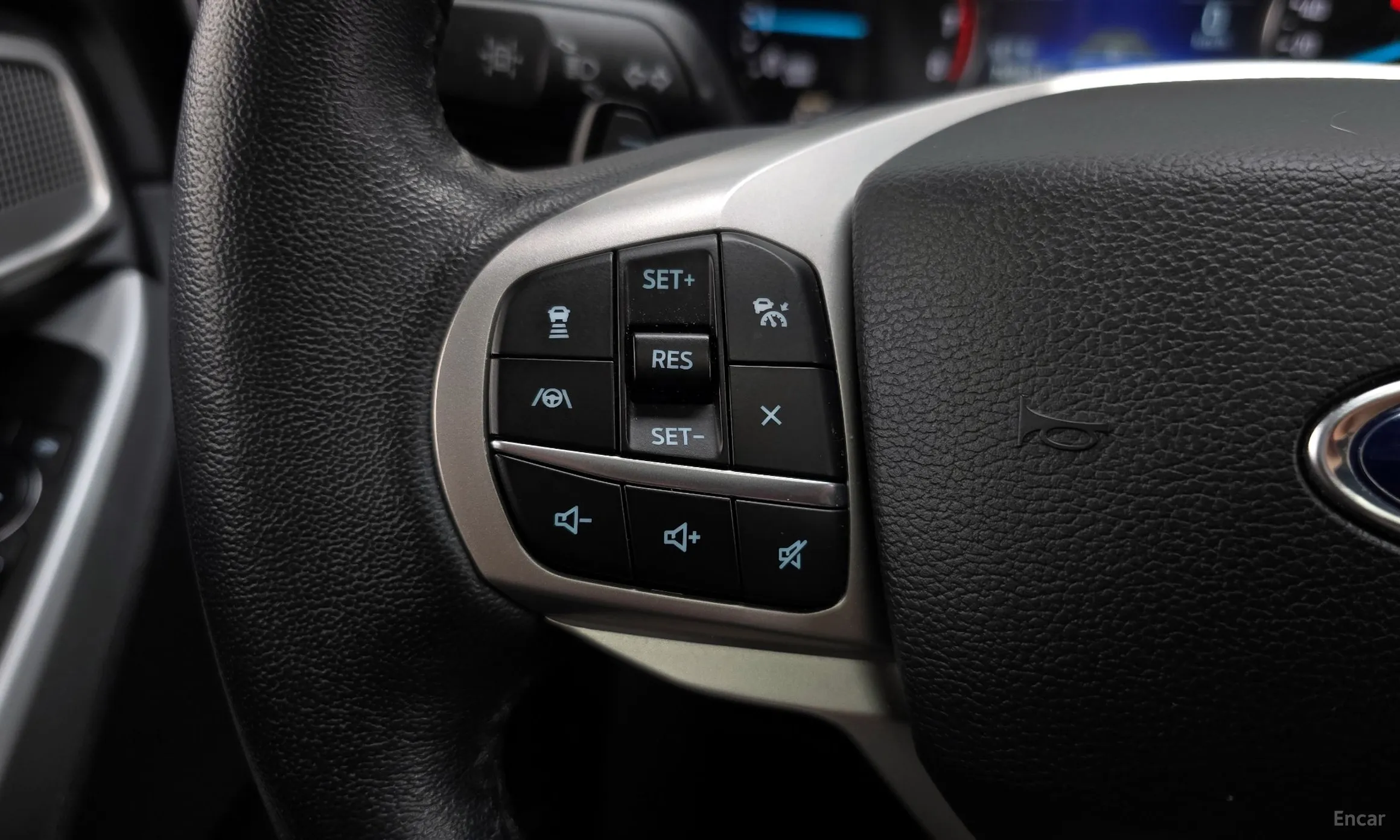Ford Explorer 6th Generation превью 18