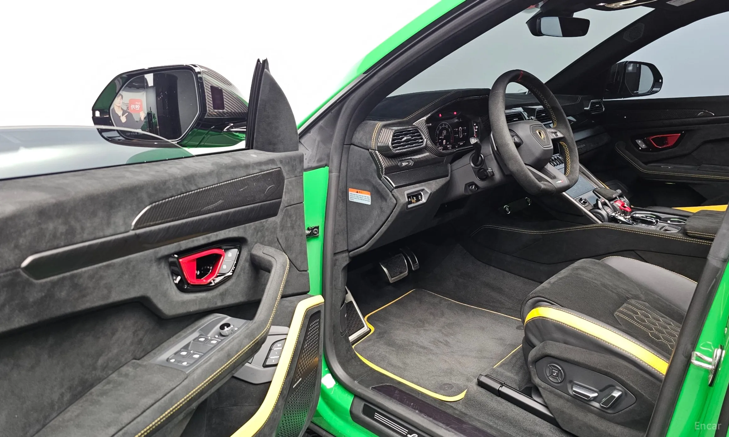 Lamborghini Urus превью 10