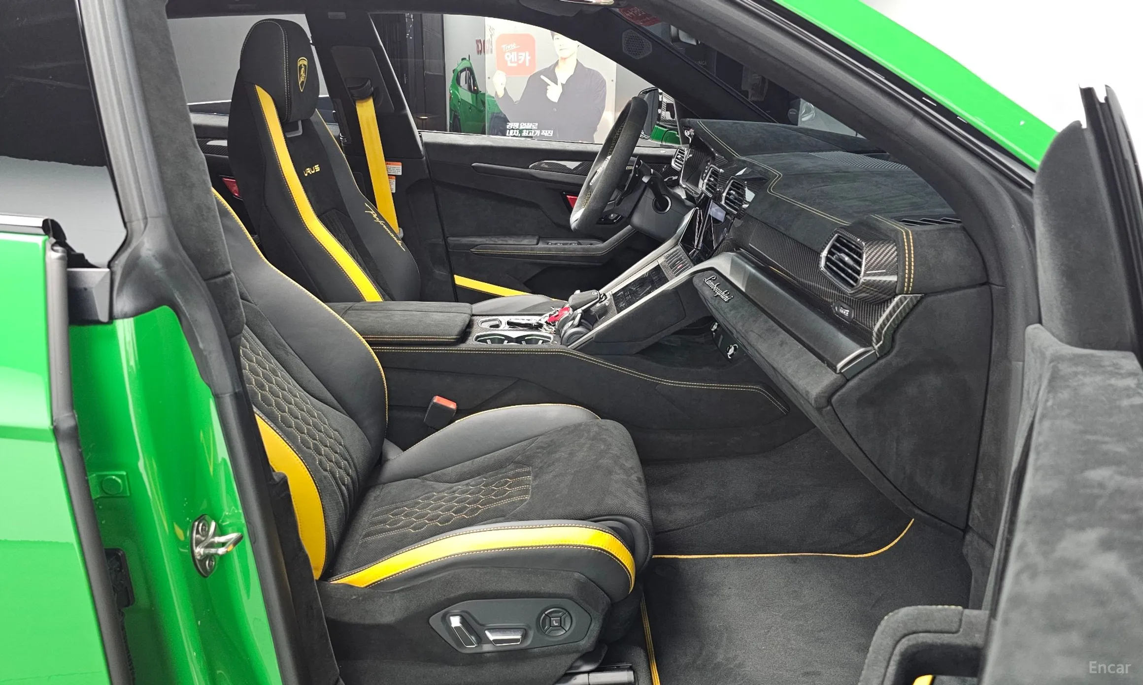 Lamborghini Urus превью 11