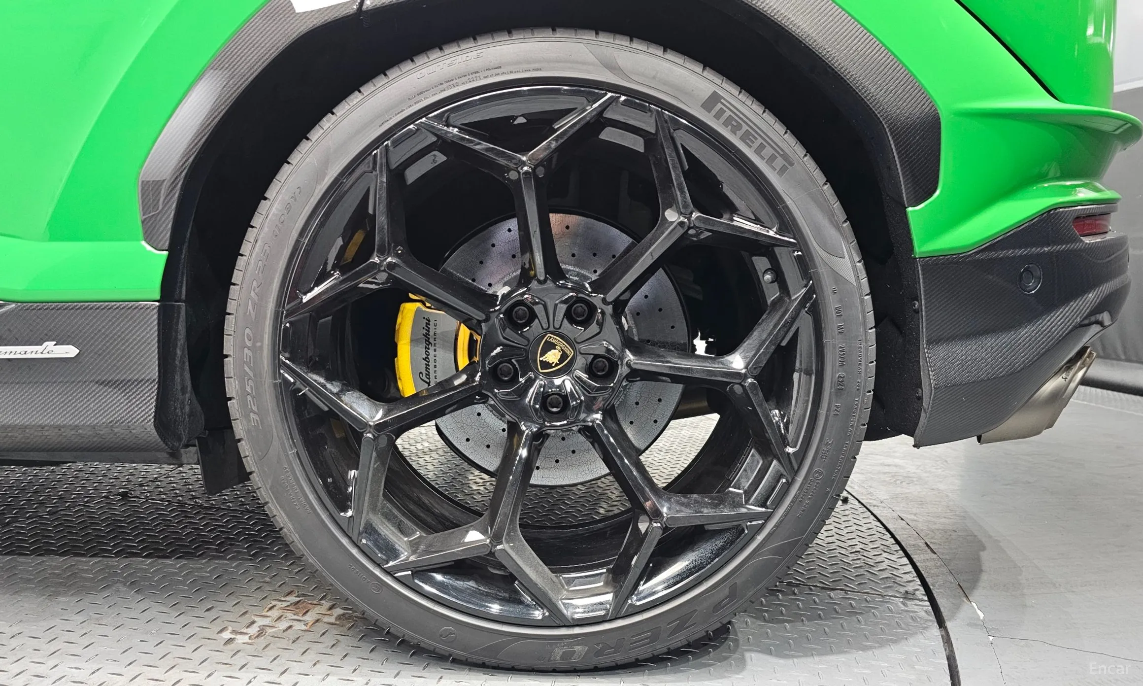 Lamborghini Urus превью 5