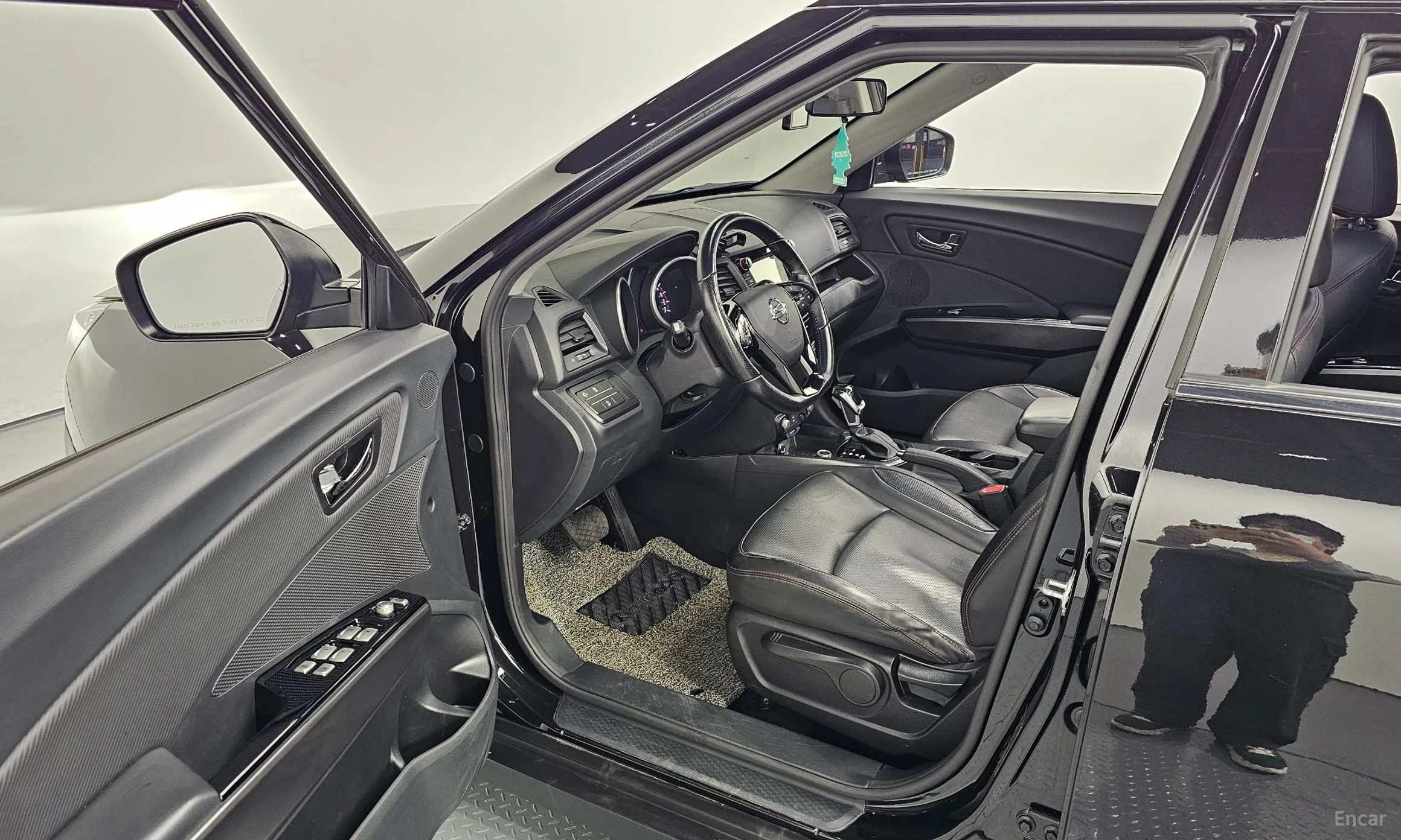 KG Mobility (SsangYong) Tivoli Air превью 11