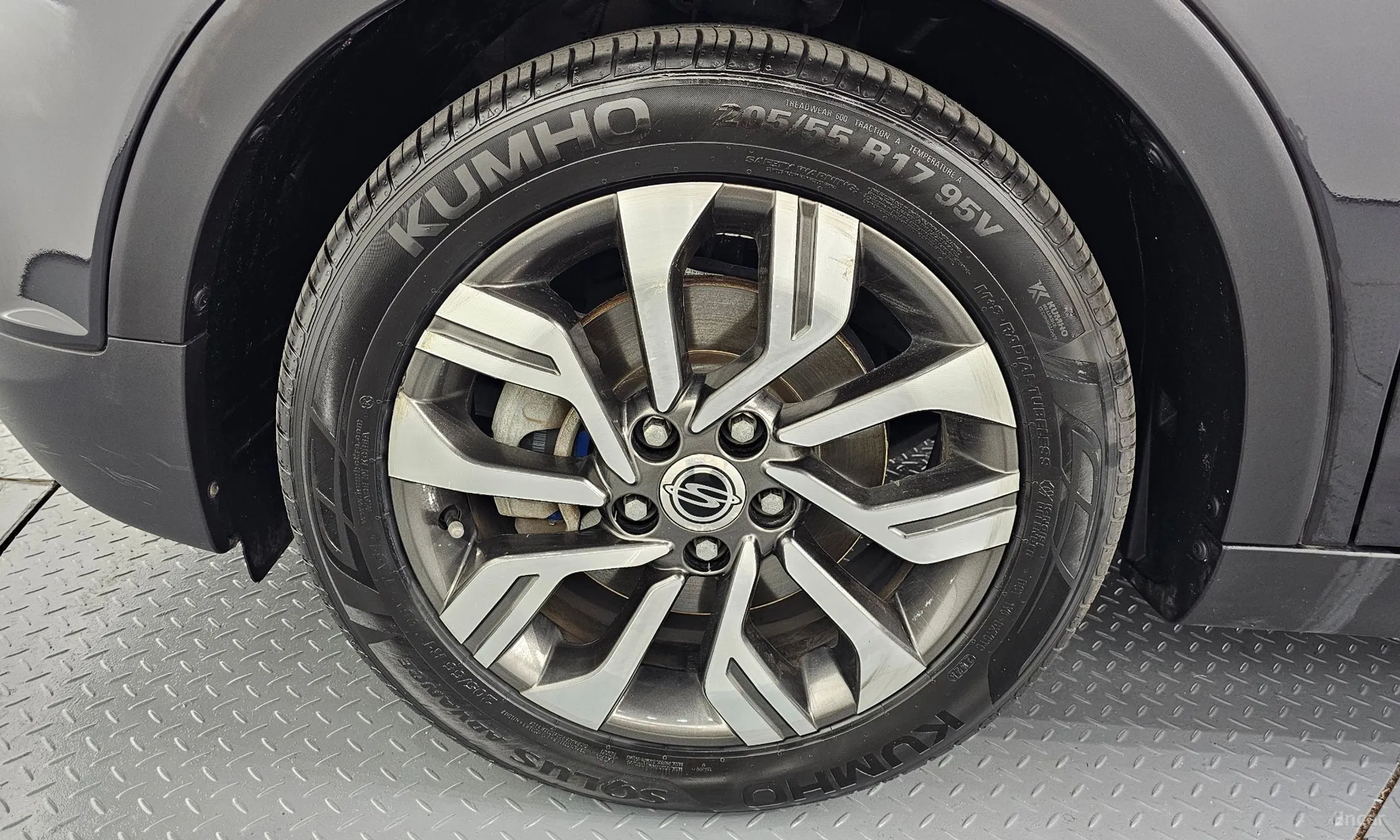 KG Mobility (SsangYong) Tivoli Air превью 5