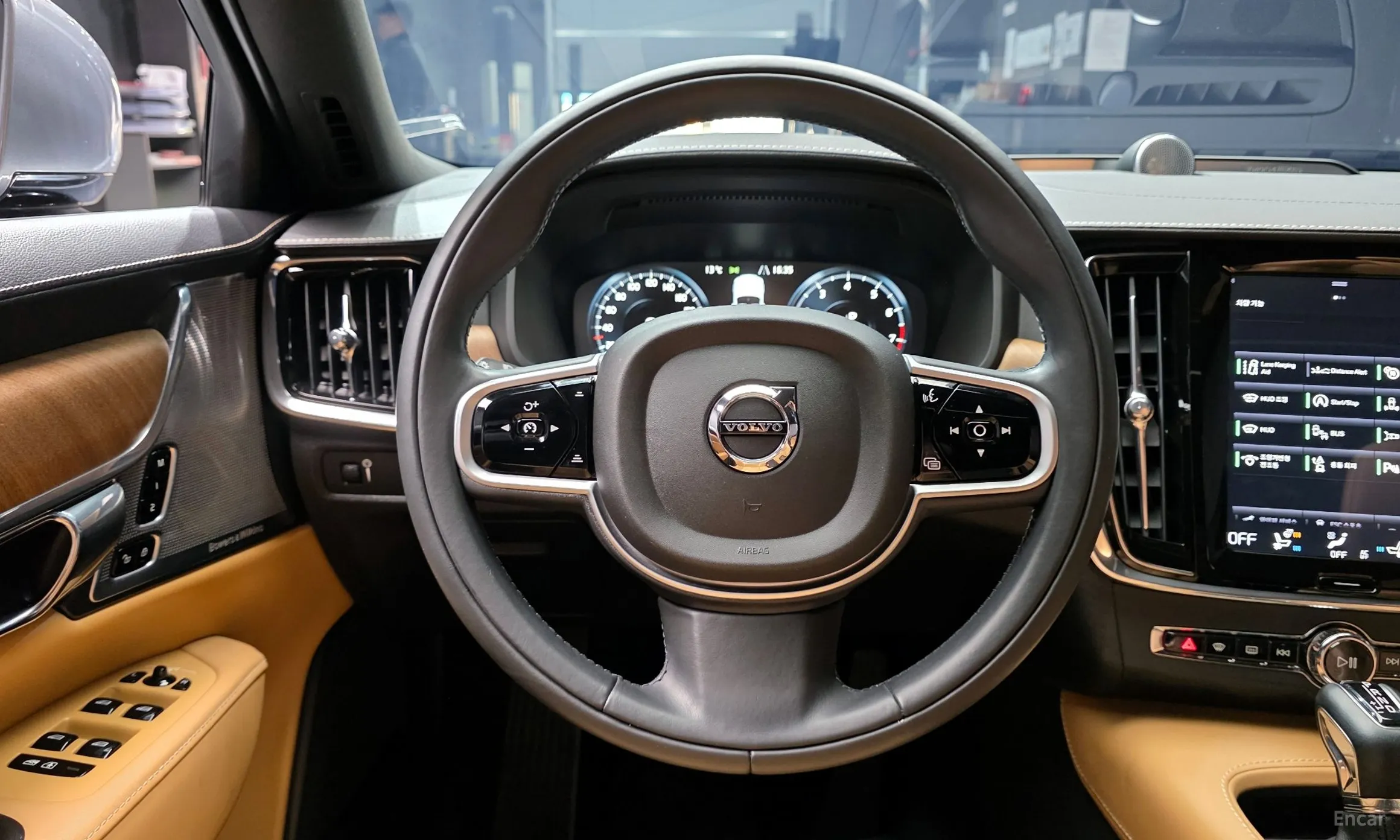 Volvo S90 превью 13