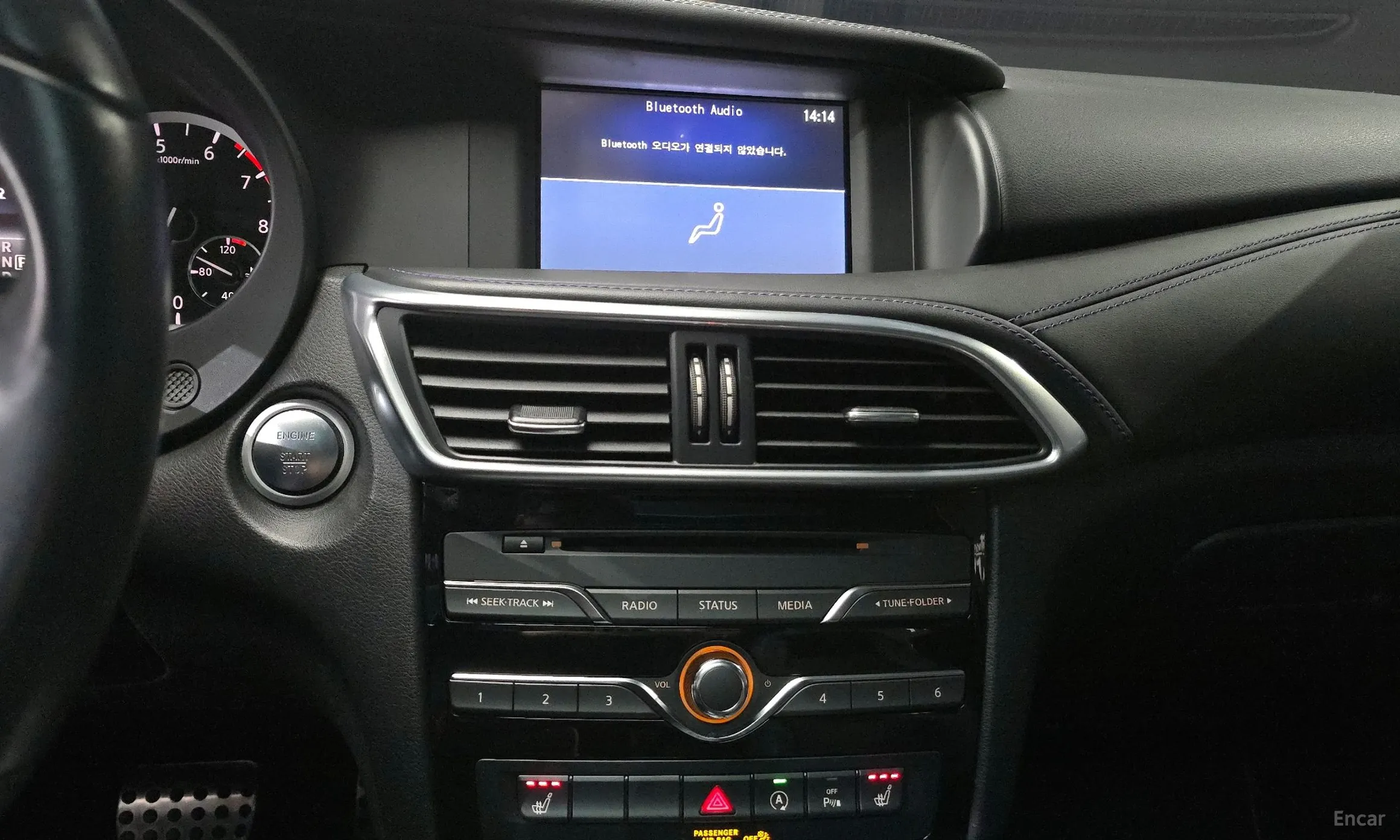 Infiniti Q30 превью 16