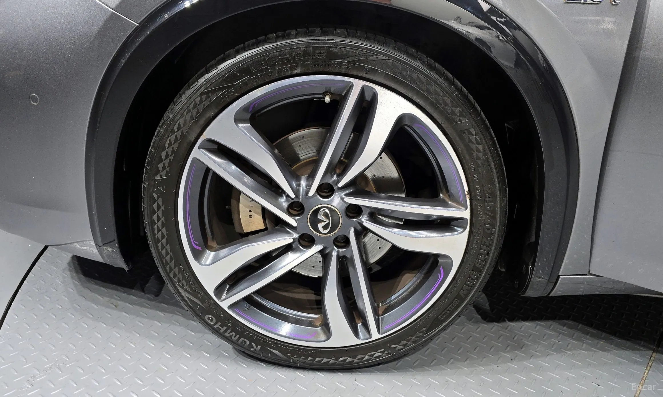 Infiniti Q30 превью 5