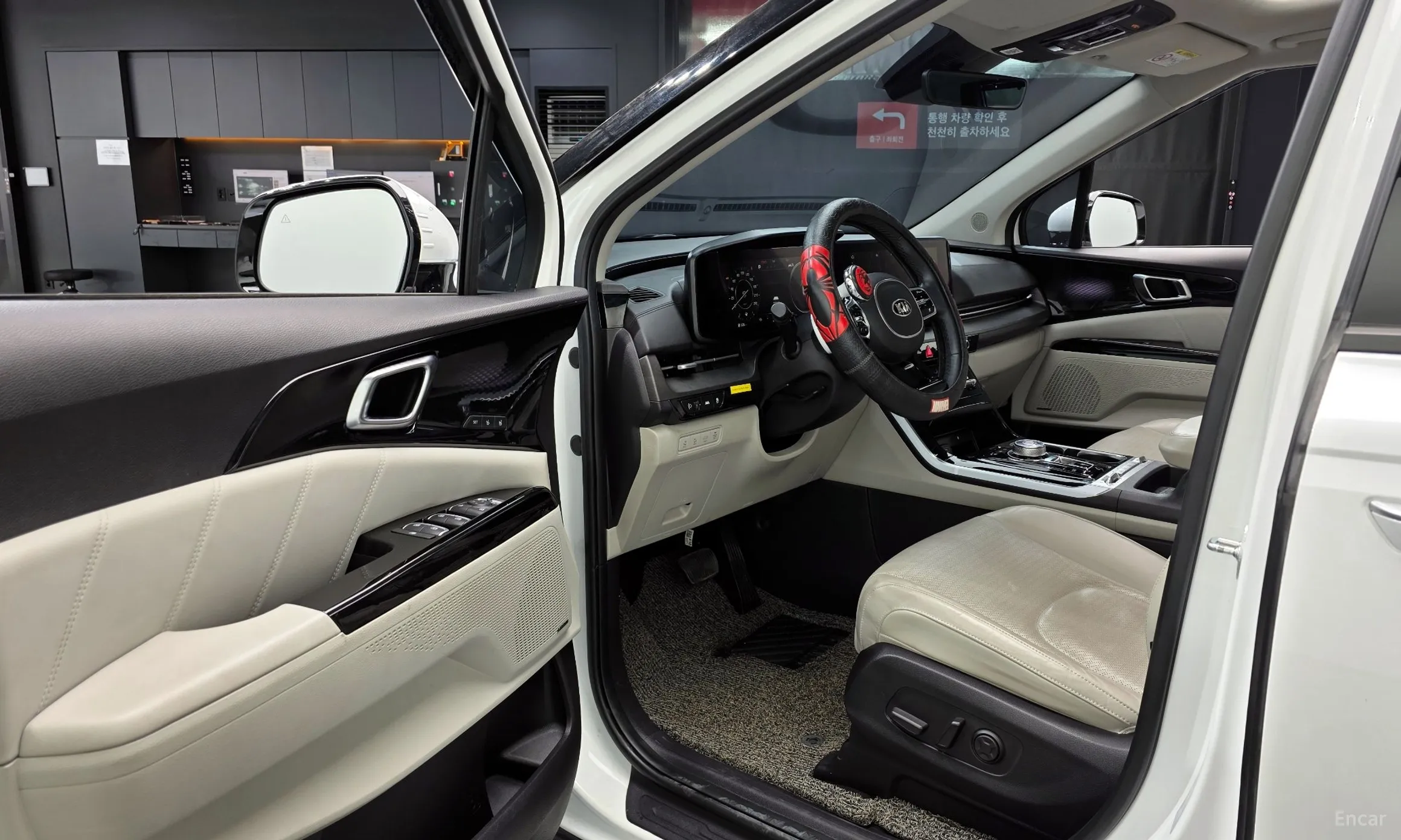 Kia Carnival Gen 4 превью 11