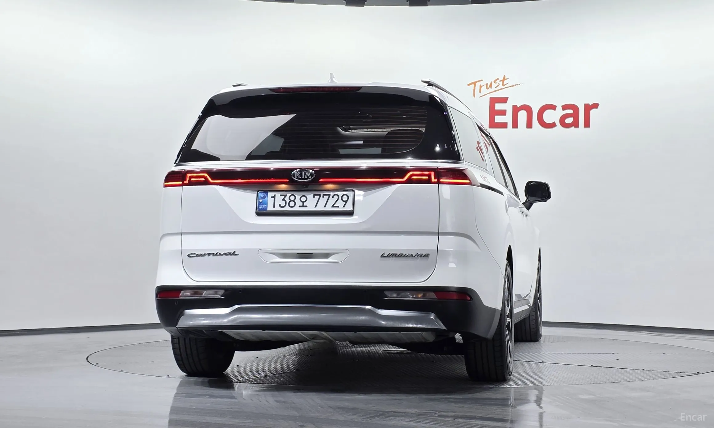 Kia Carnival Gen 4 превью 4
