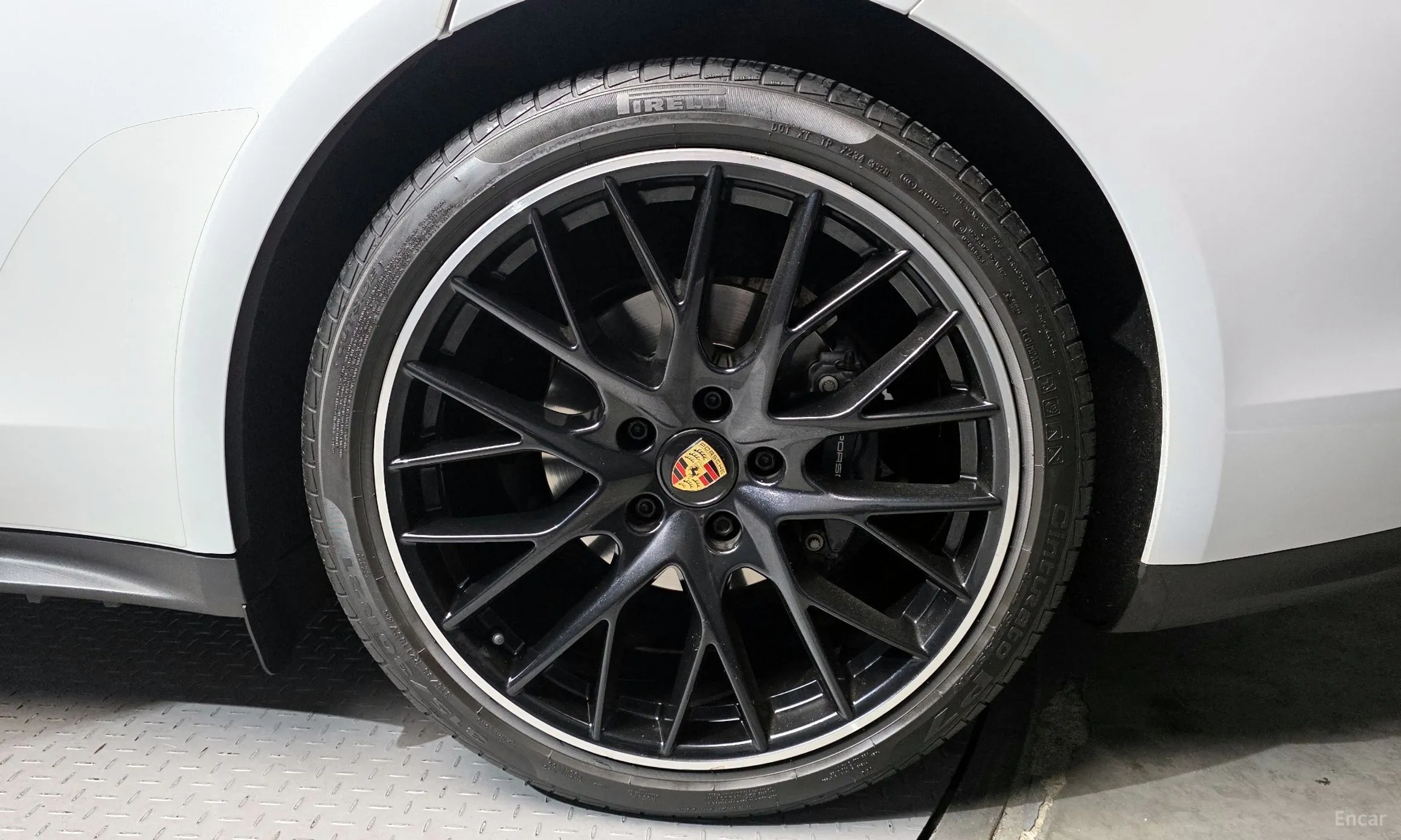 Porsche Panamera (971) превью 5