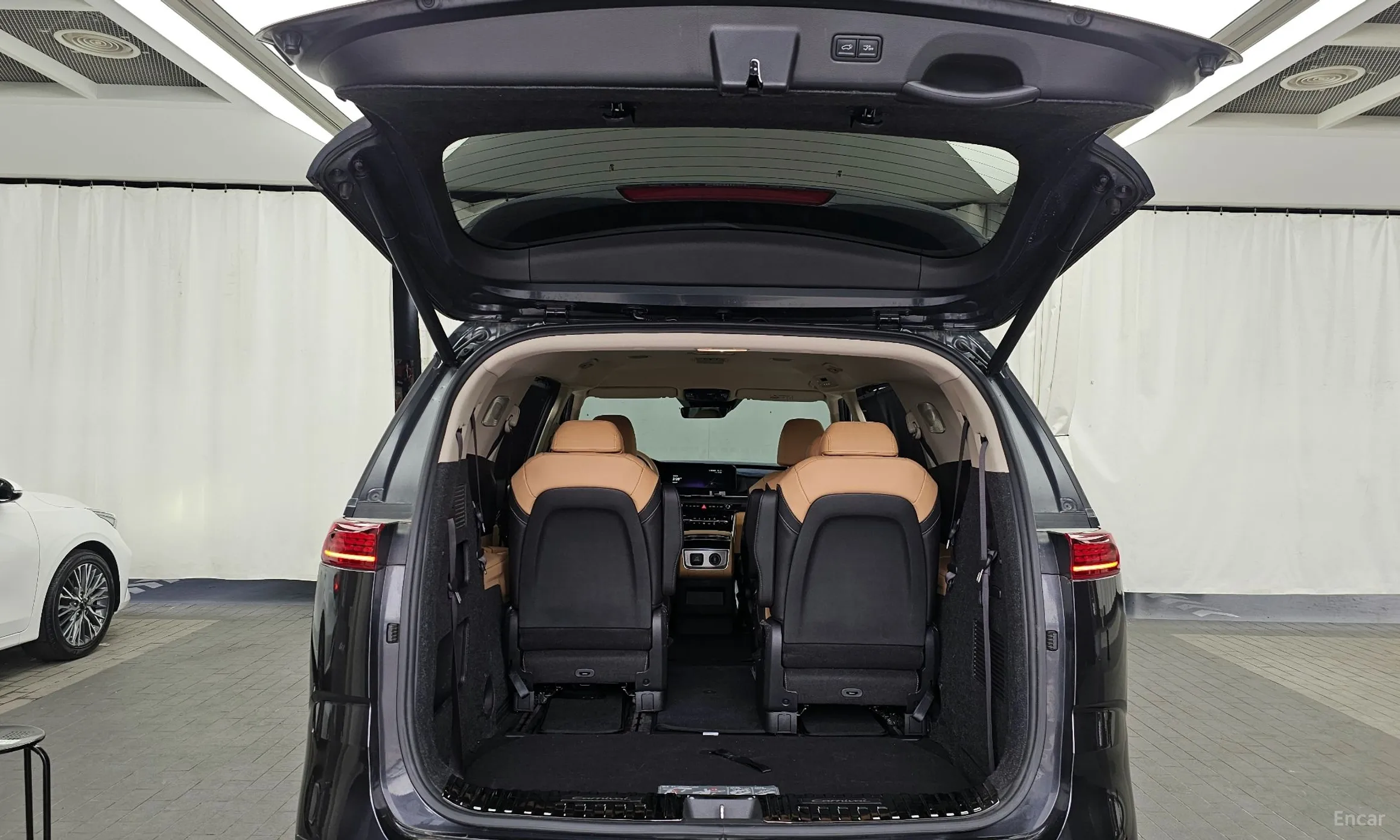 Kia Carnival Gen 4 превью 20