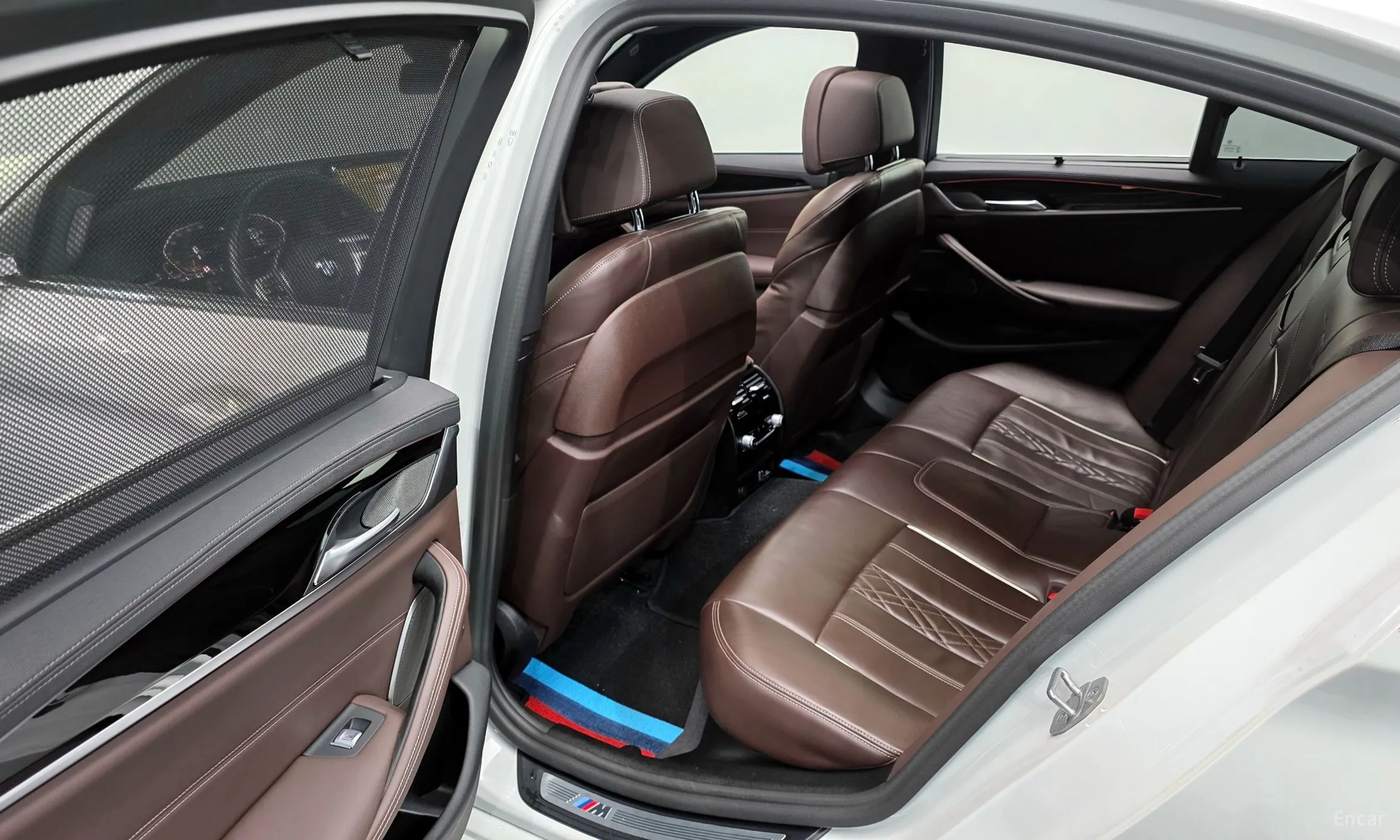 BMW 5 Series (G30) превью 12